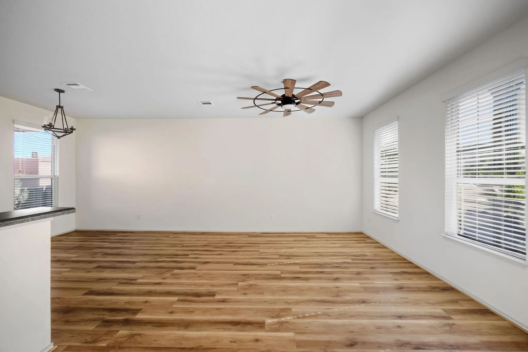 Photo 4 of 408 AZURITE DR