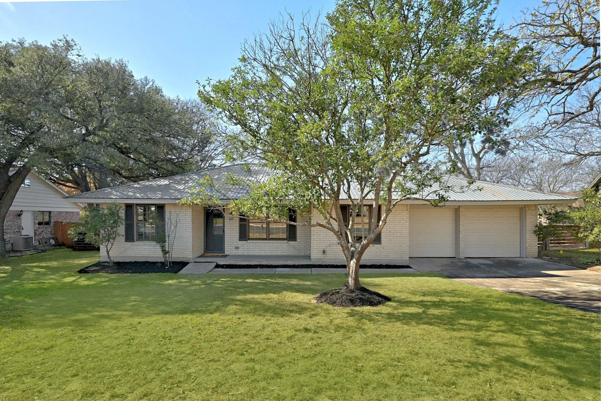 Photo 3 of 5604 CHADWYCK DR