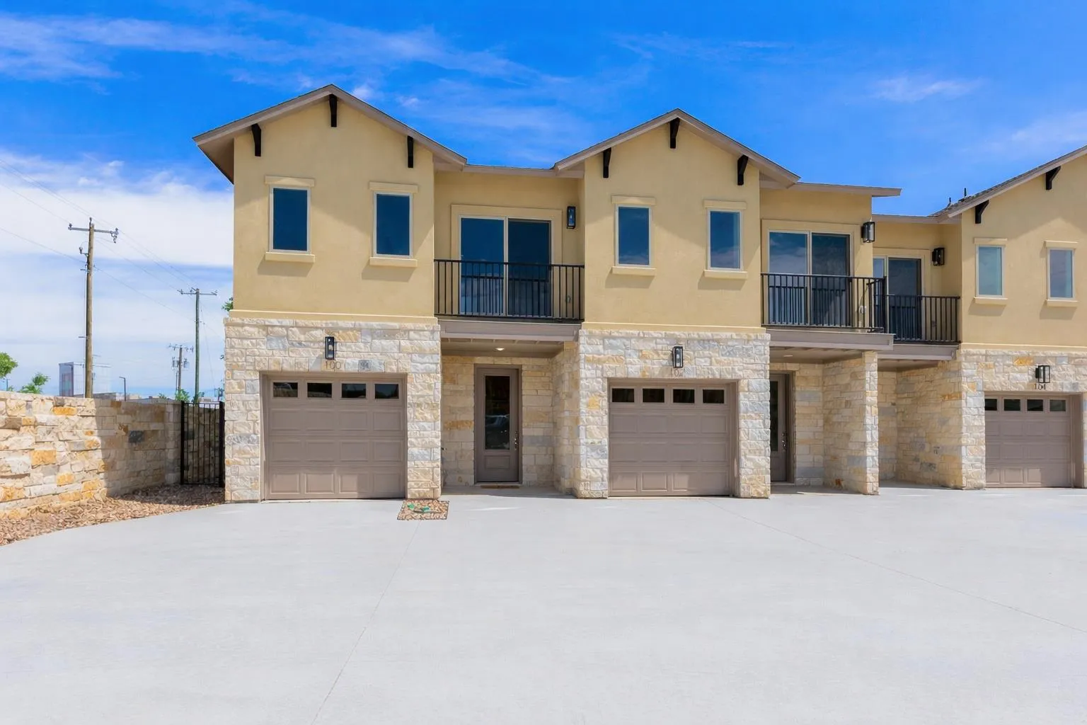 Photo of 100 TESLA CIR, Round Rock, TX, 78681