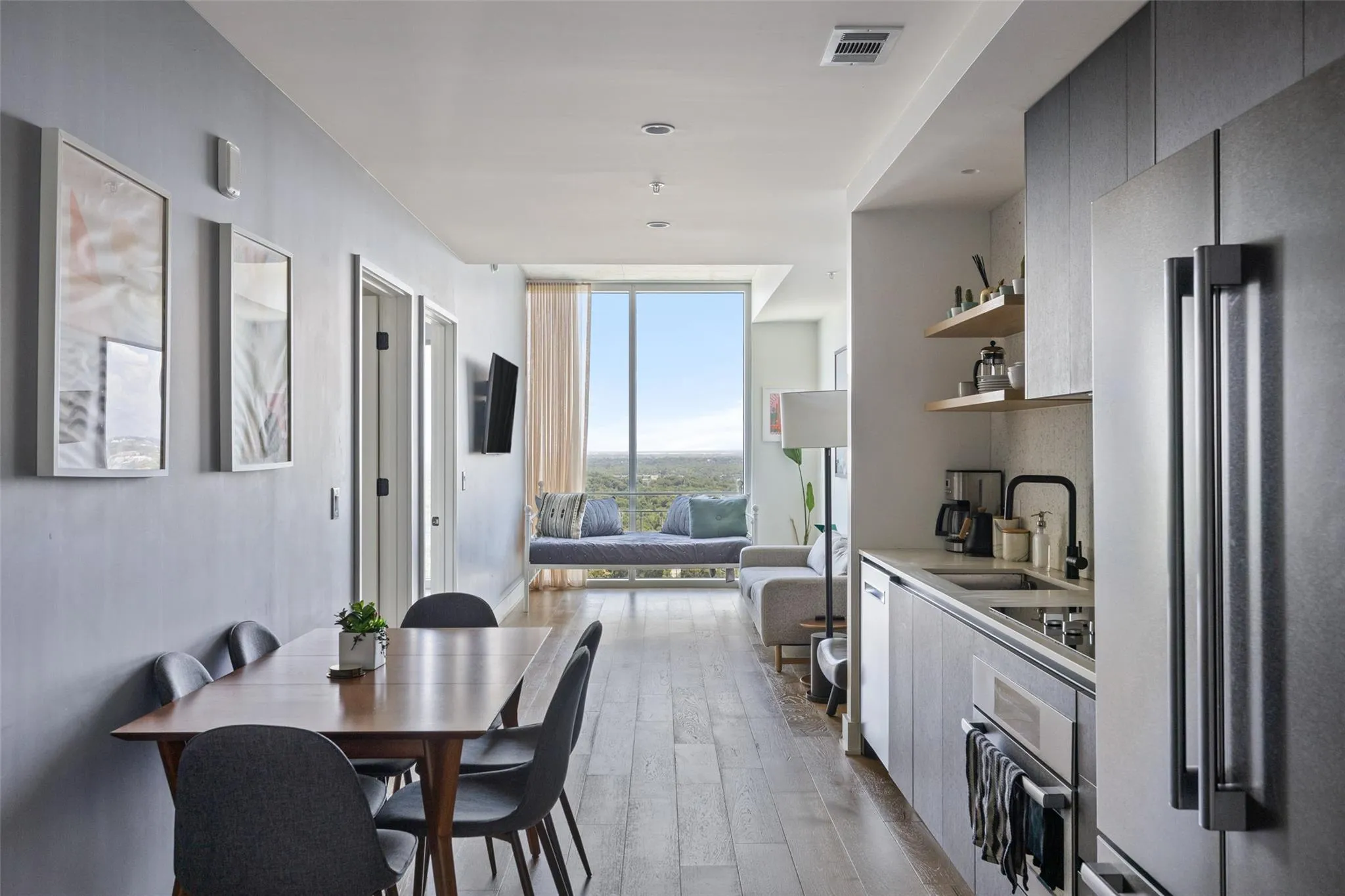 Photo 2 of 48 EAST AVE #2405