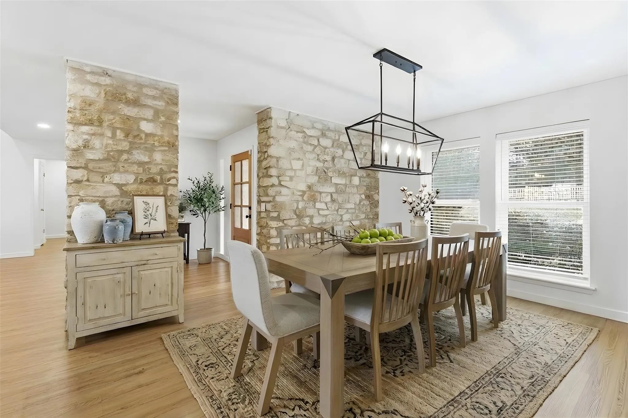 Photo 5 of 308 ASHWOOD LN
