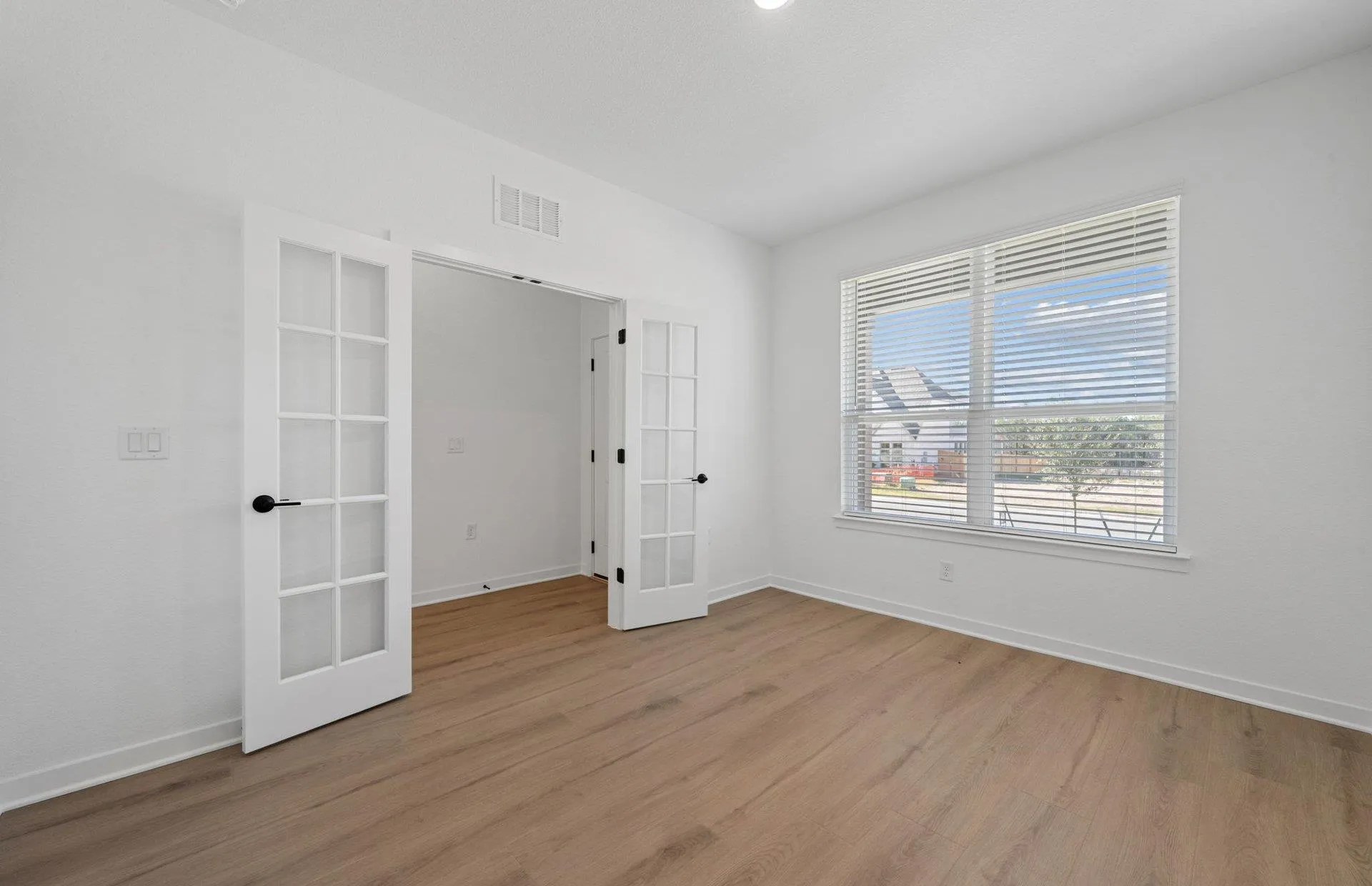 Photo 5 of 125 ADLAI AVE