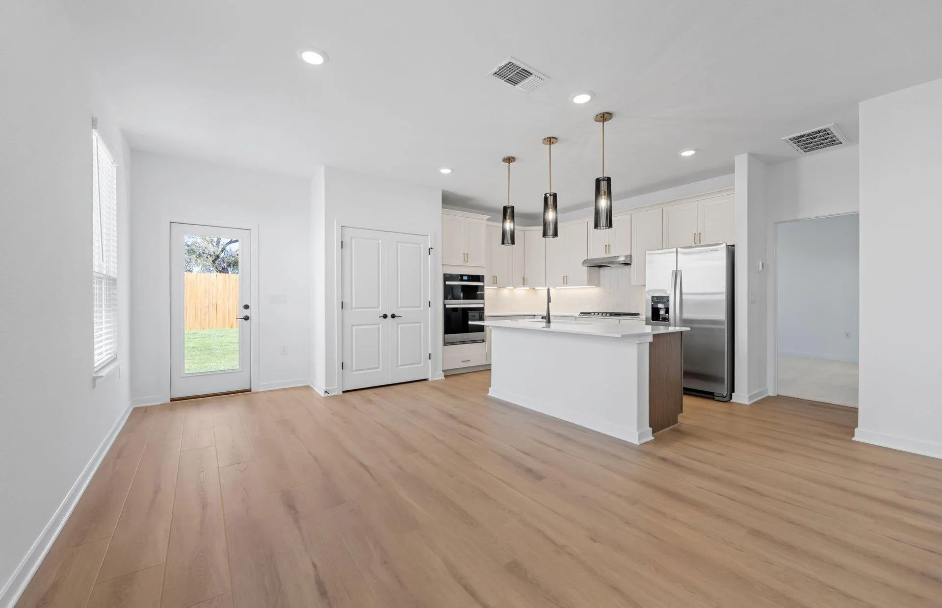 Photo 5 of 125 ADLAI AVE