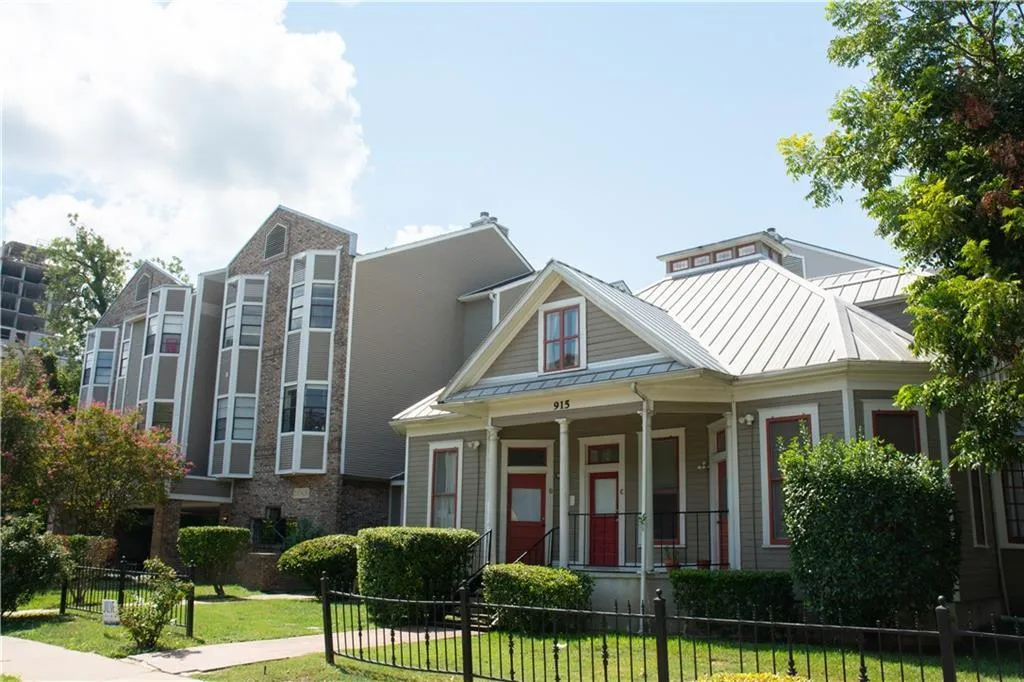 Photo of 915 W 23RD ST #208, Austin, TX, 78705