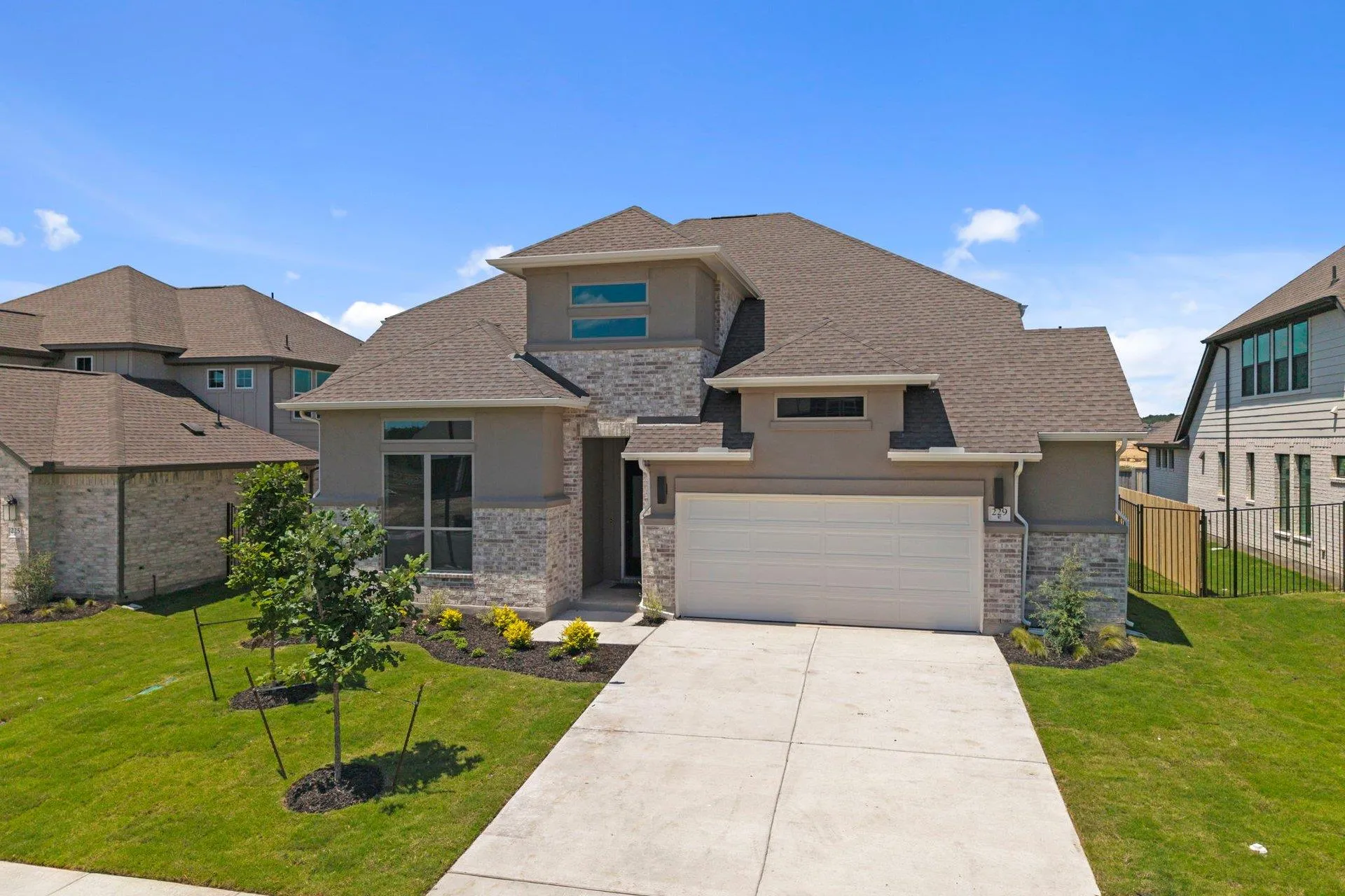 Photo 4 of 229 PACIFIC GROVE CIR