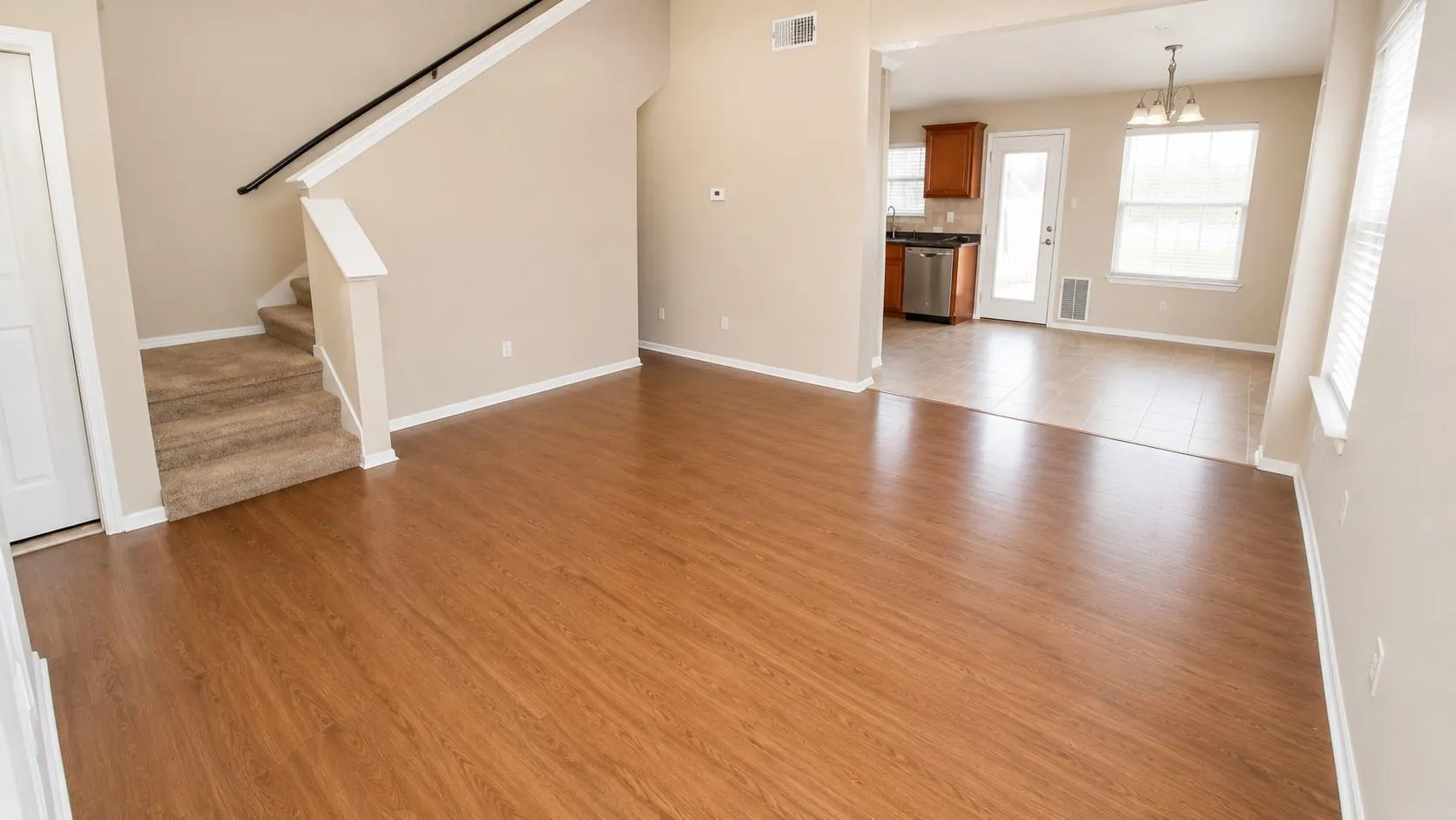 Photo 4 of 325 WIMBERLEY ST