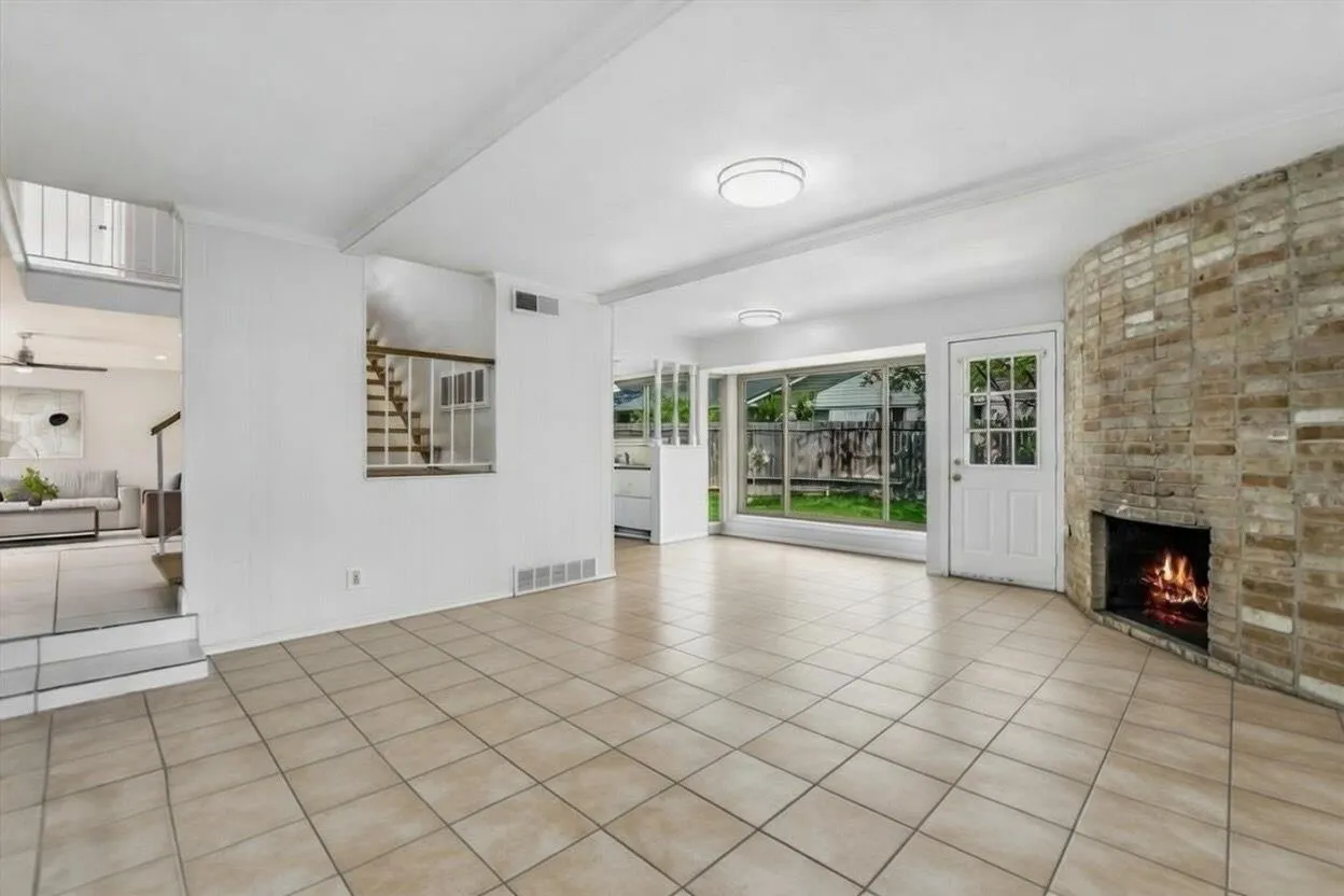 Photo 4 of 9010 QUAIL CREEK DR