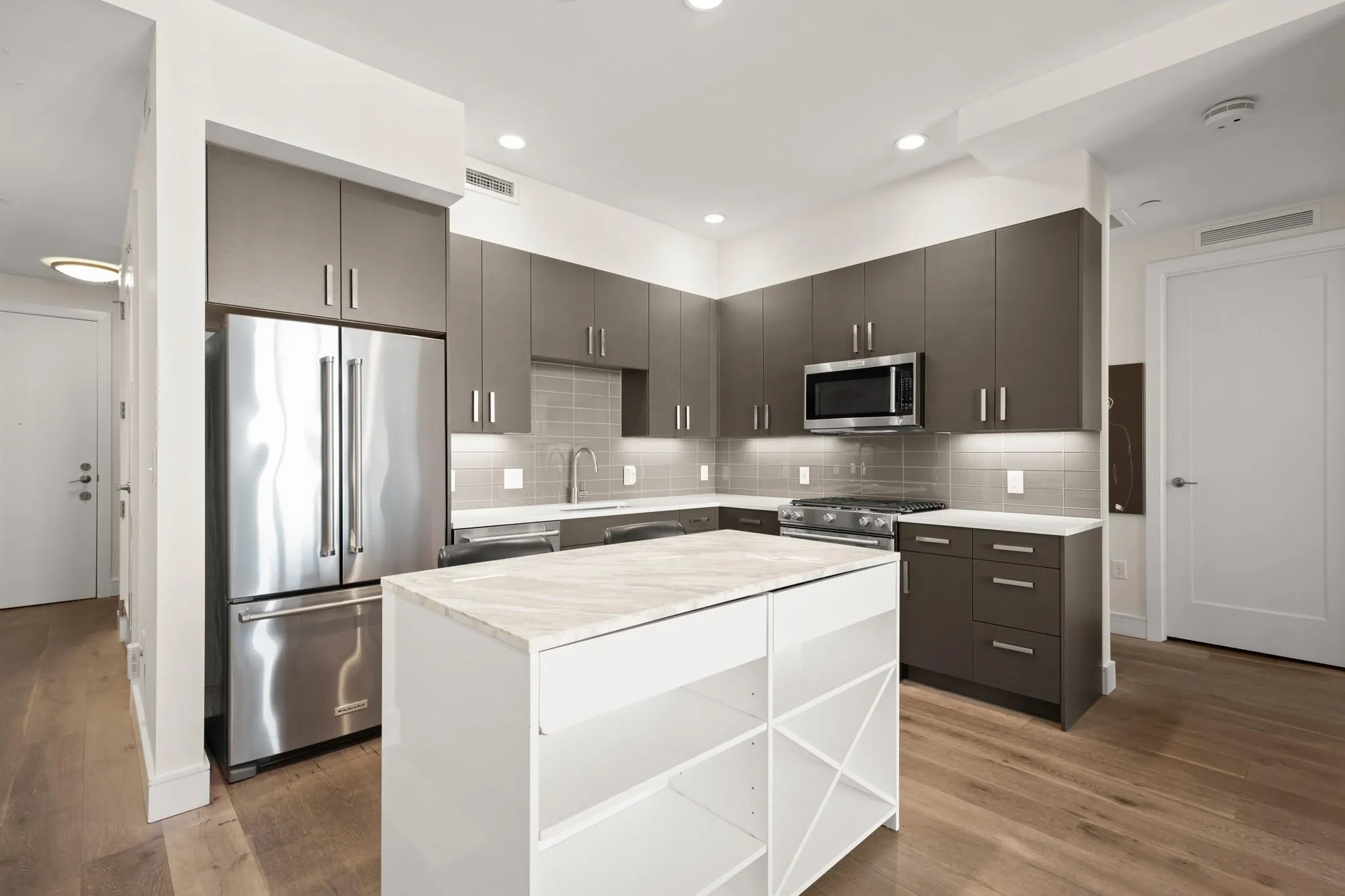 Photo 4 of 222 WEST AVE #2012