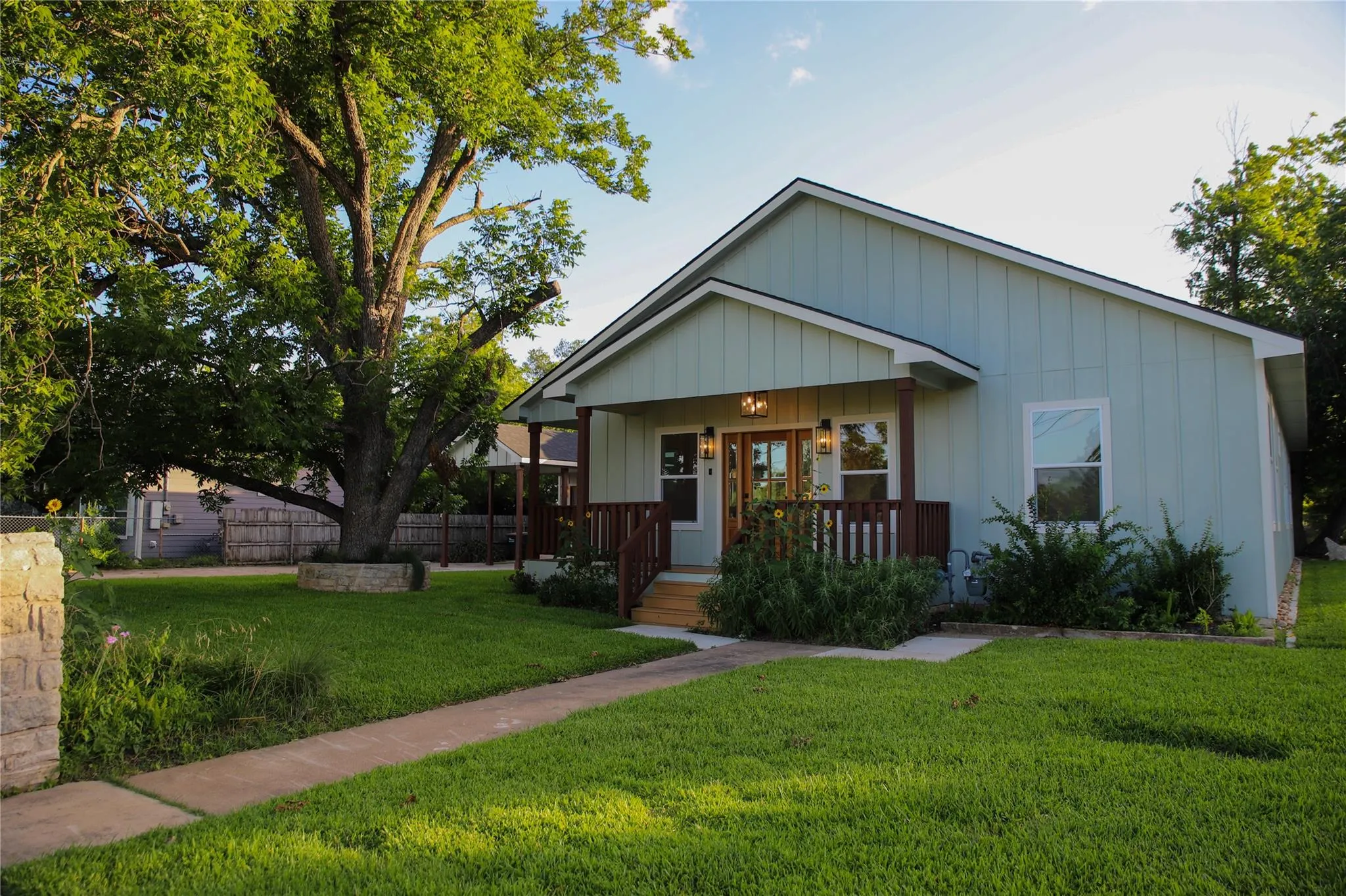 Photo of 2102 S CHURCH ST, Georgetown, TX, 78626
