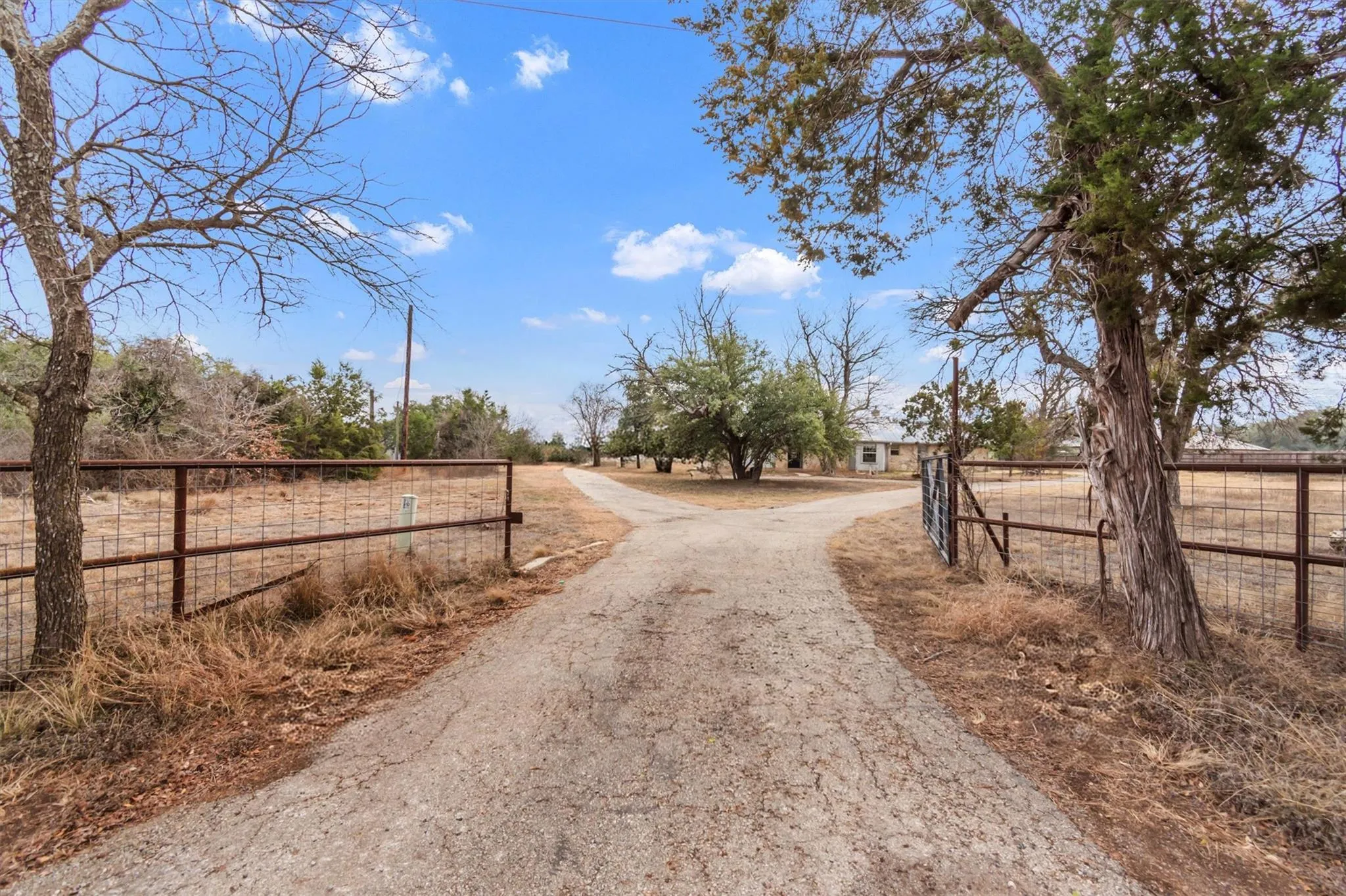 Photo of 501 COUNTY ROAD 176 RD, Georgetown, TX, 78628