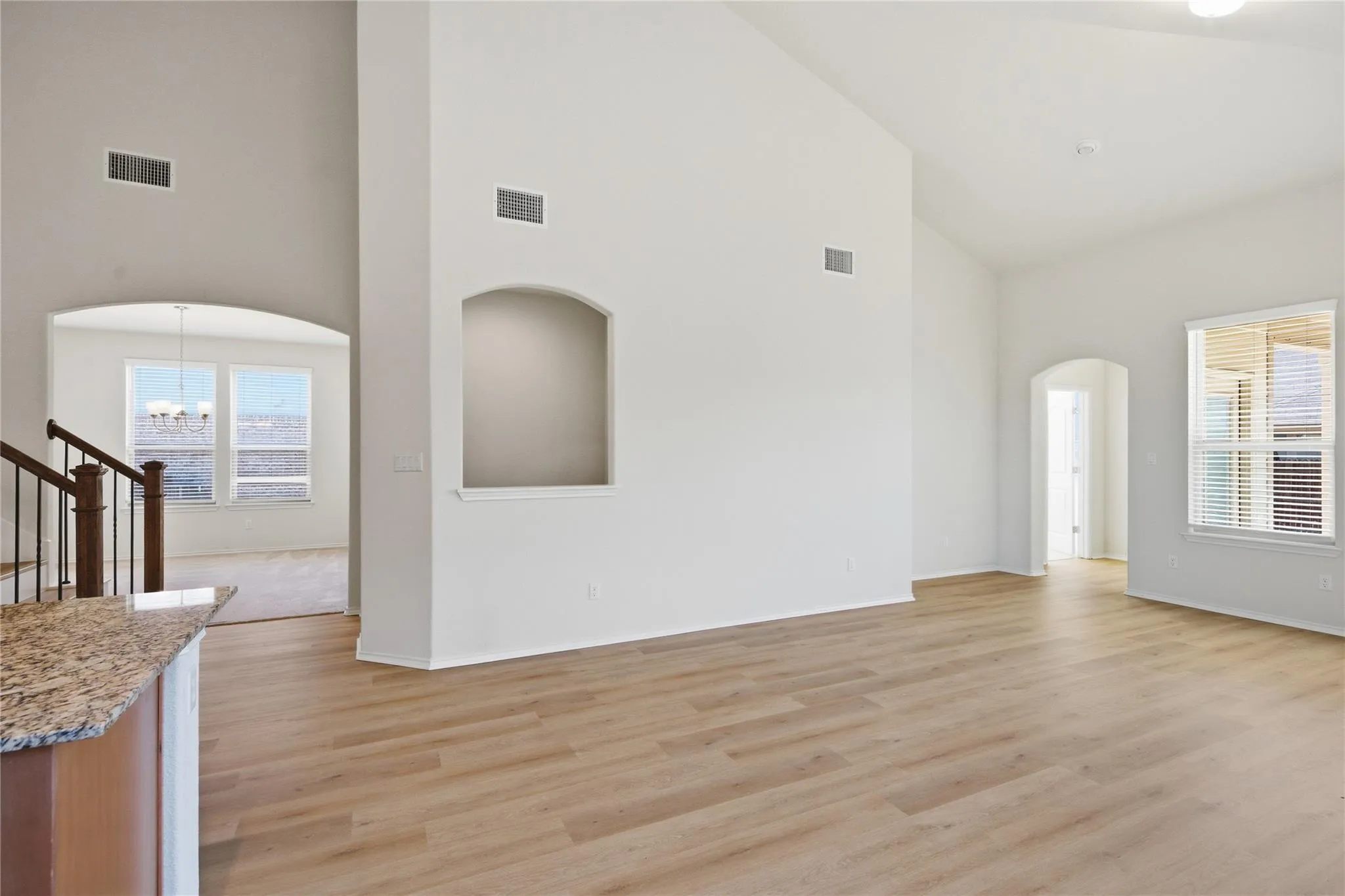 Photo 3 of 106 N BARLEY FORK LN
