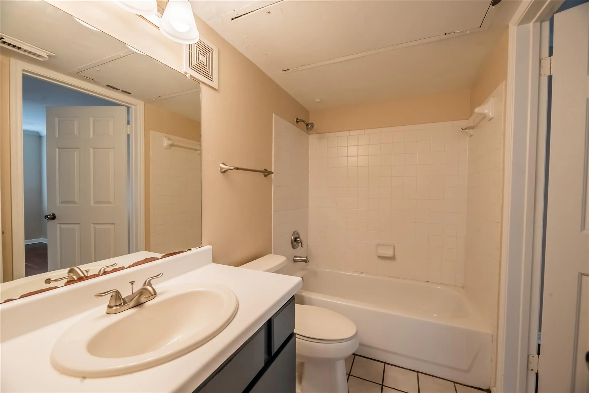 Photo 5 of 501 W 26TH ST #323