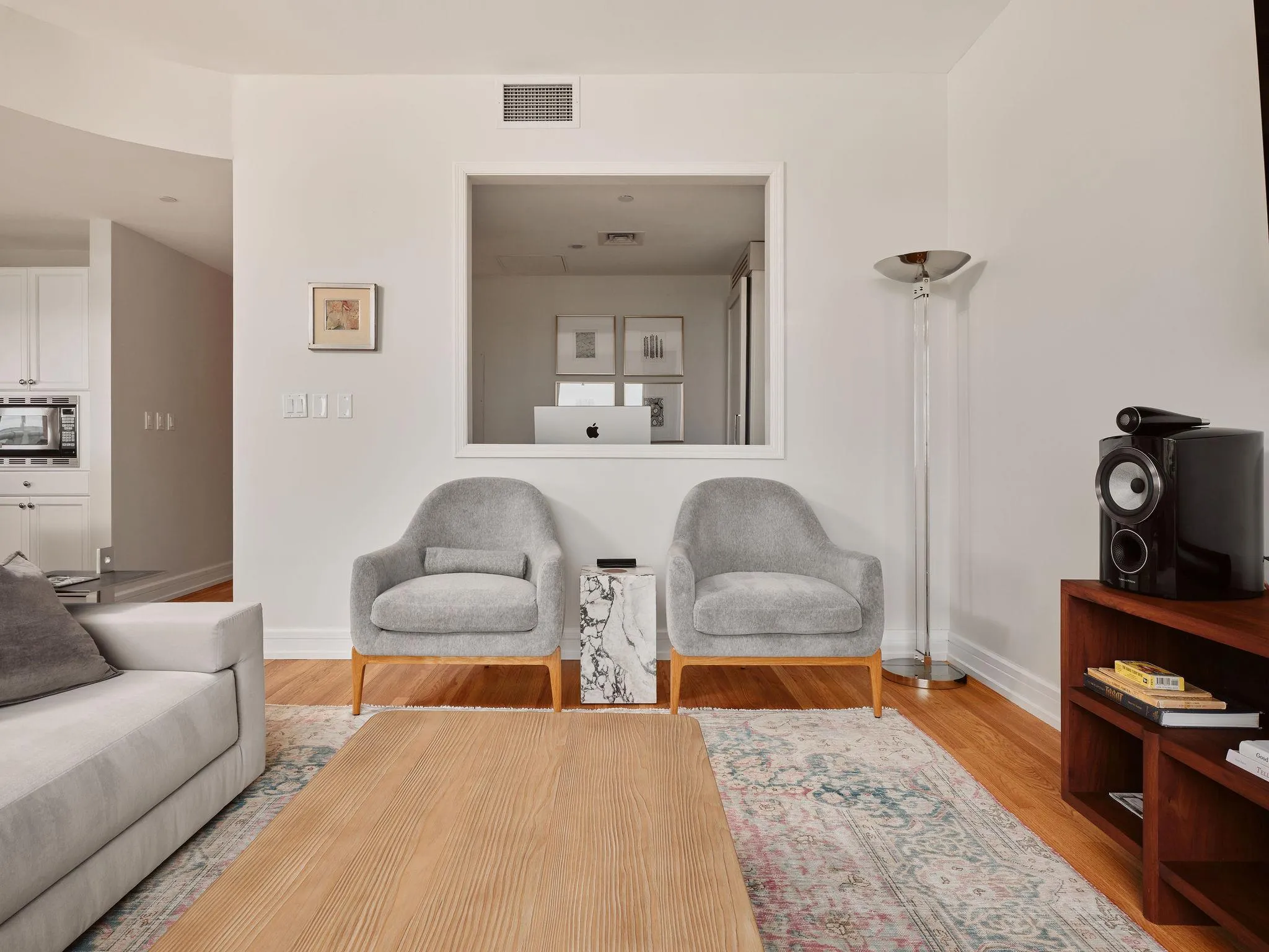 Photo 4 of 901 W 9TH ST #706