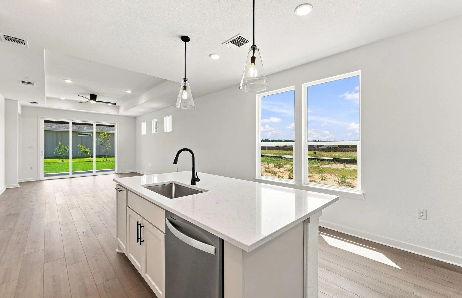 Photo 5 of 190 FRONTERA DR