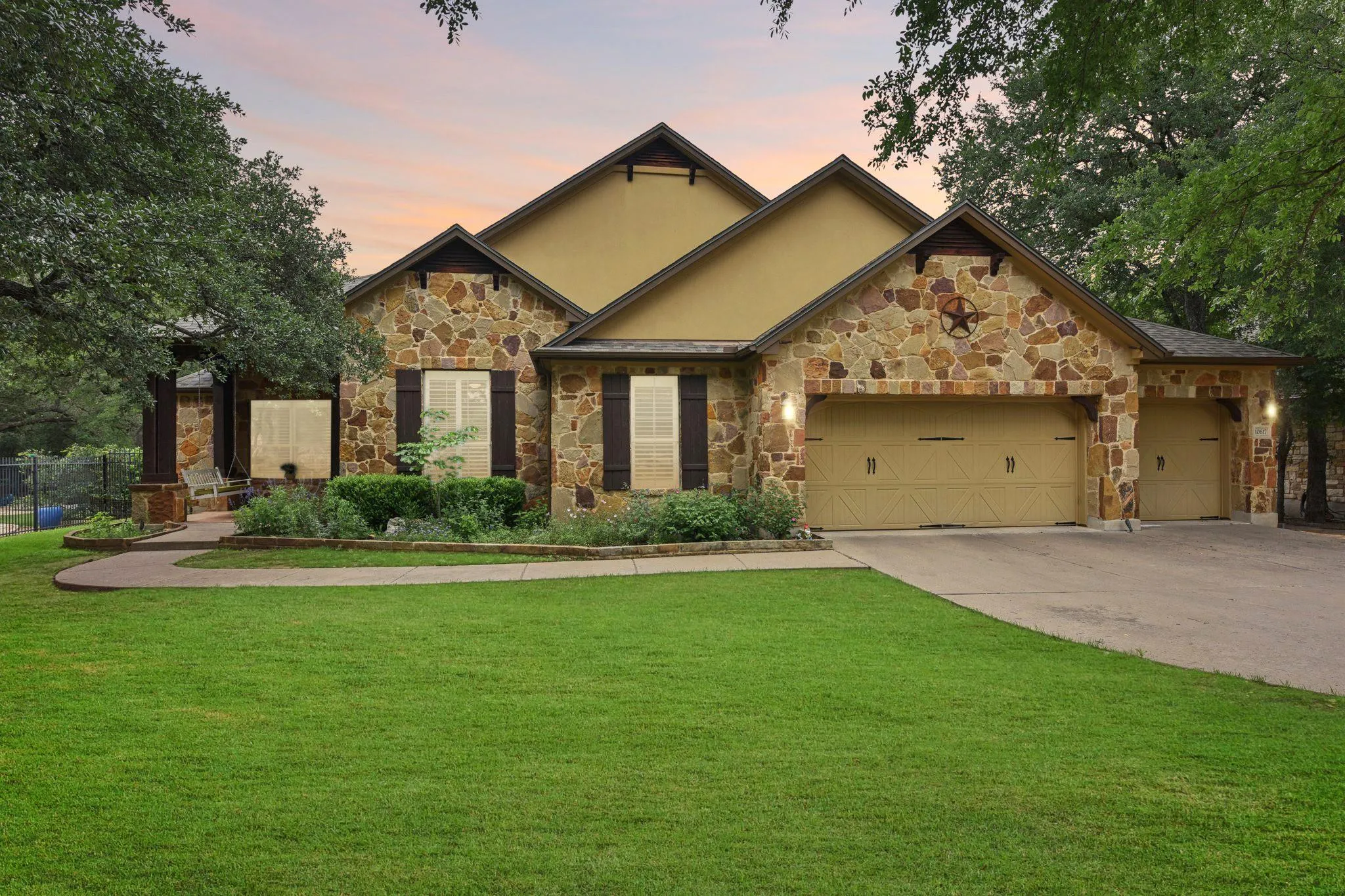 Photo of 10617 CAMILLIA BLOSSOM LN, Austin, 78748