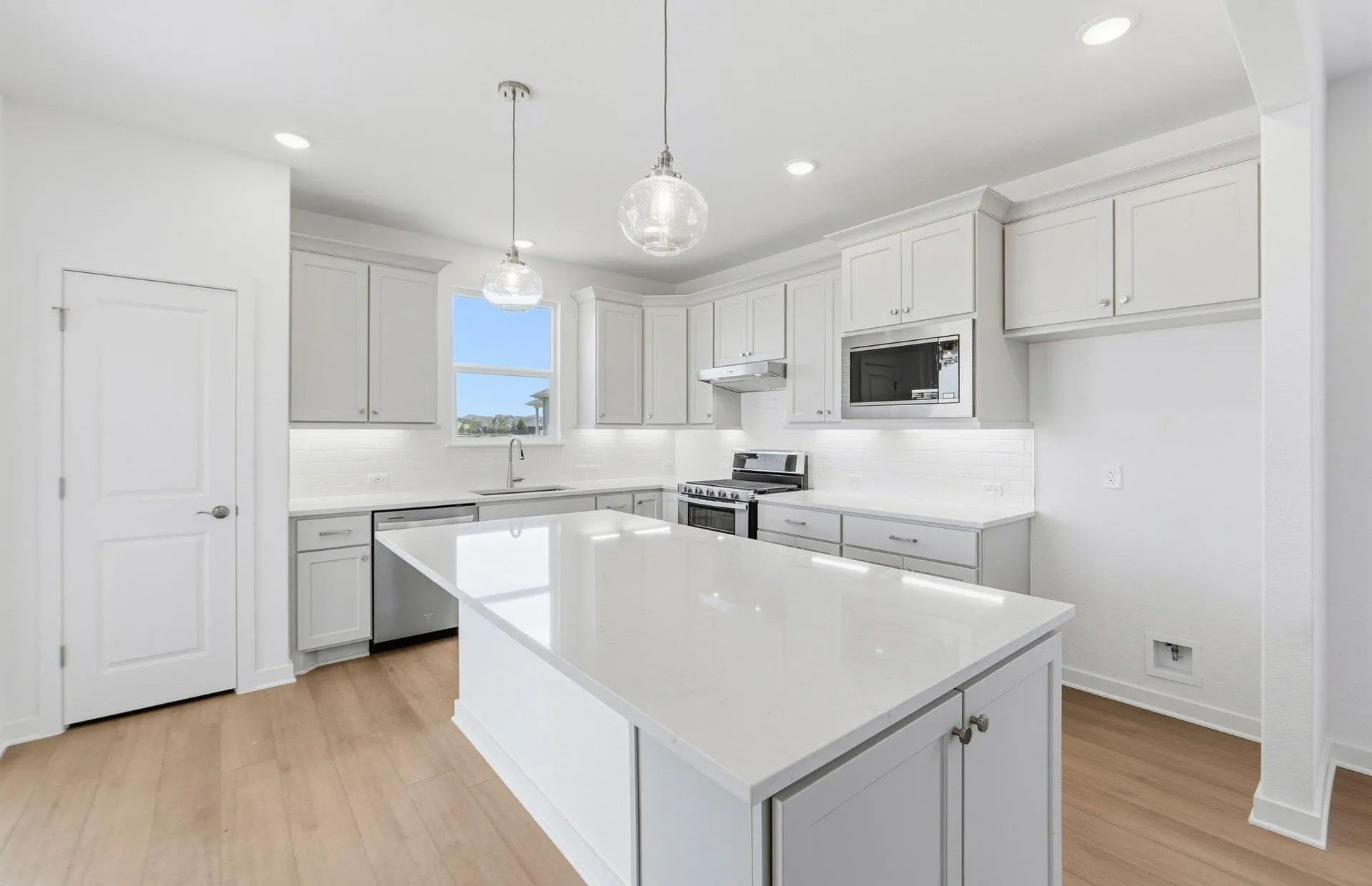 Photo 4 of 192 FRONTERA DR