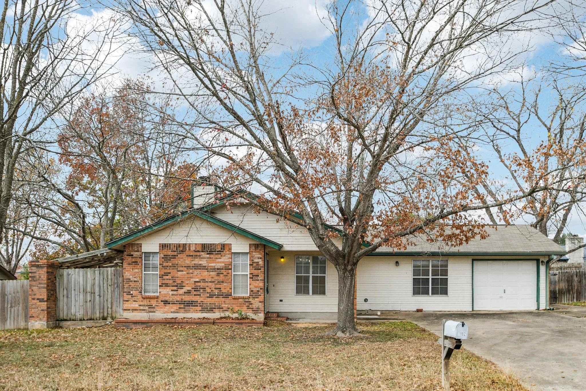 Photo 4 of 102 STUBBLEFIELD DR