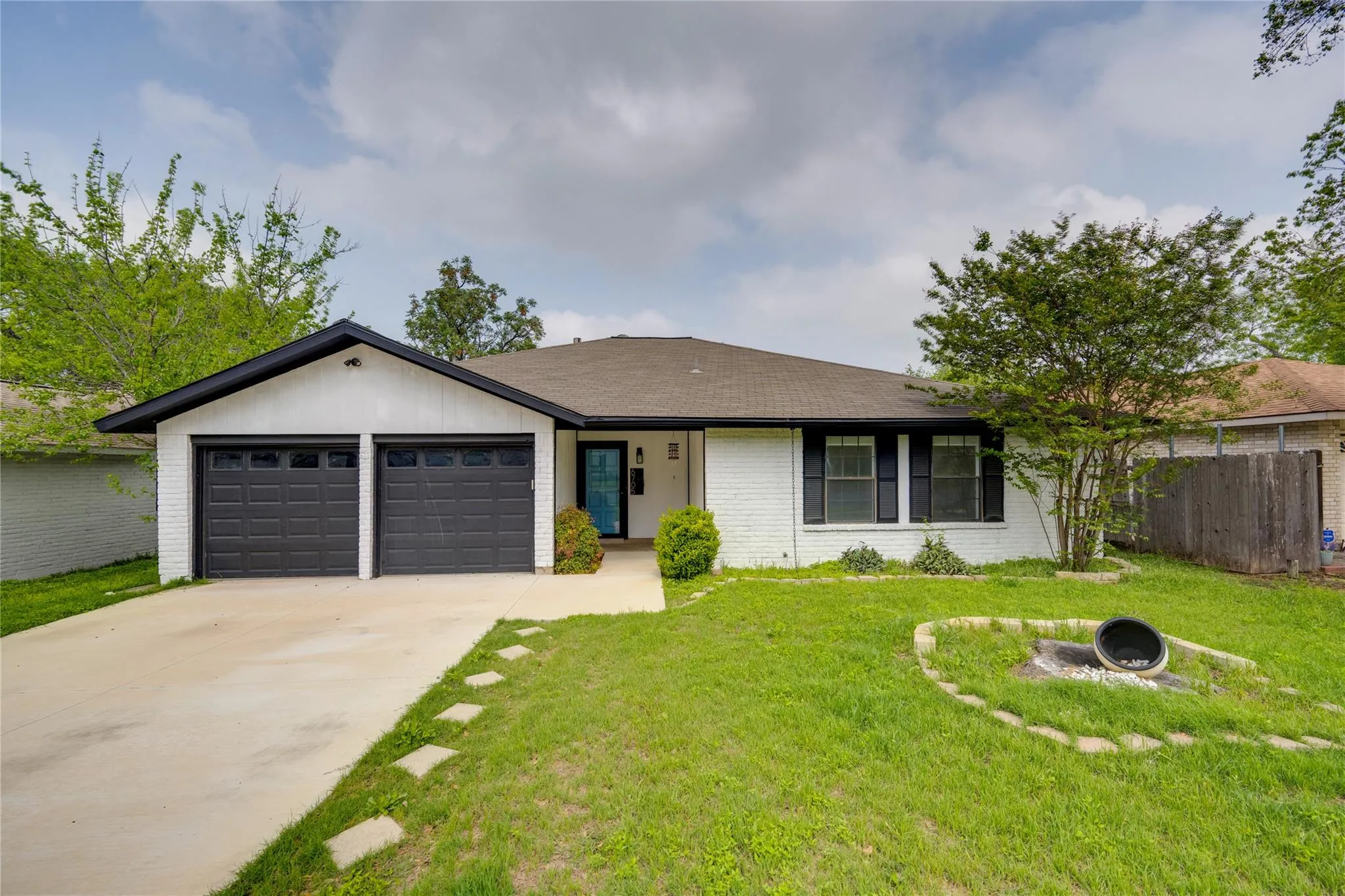 Photo of 6705 LANCRET HILL DR, Austin, TX, 78745