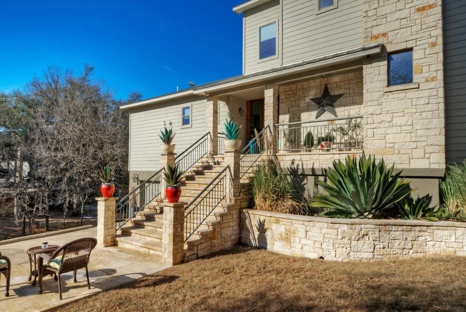 Photo 3 of 4834 TRAVIS OAKS DR
