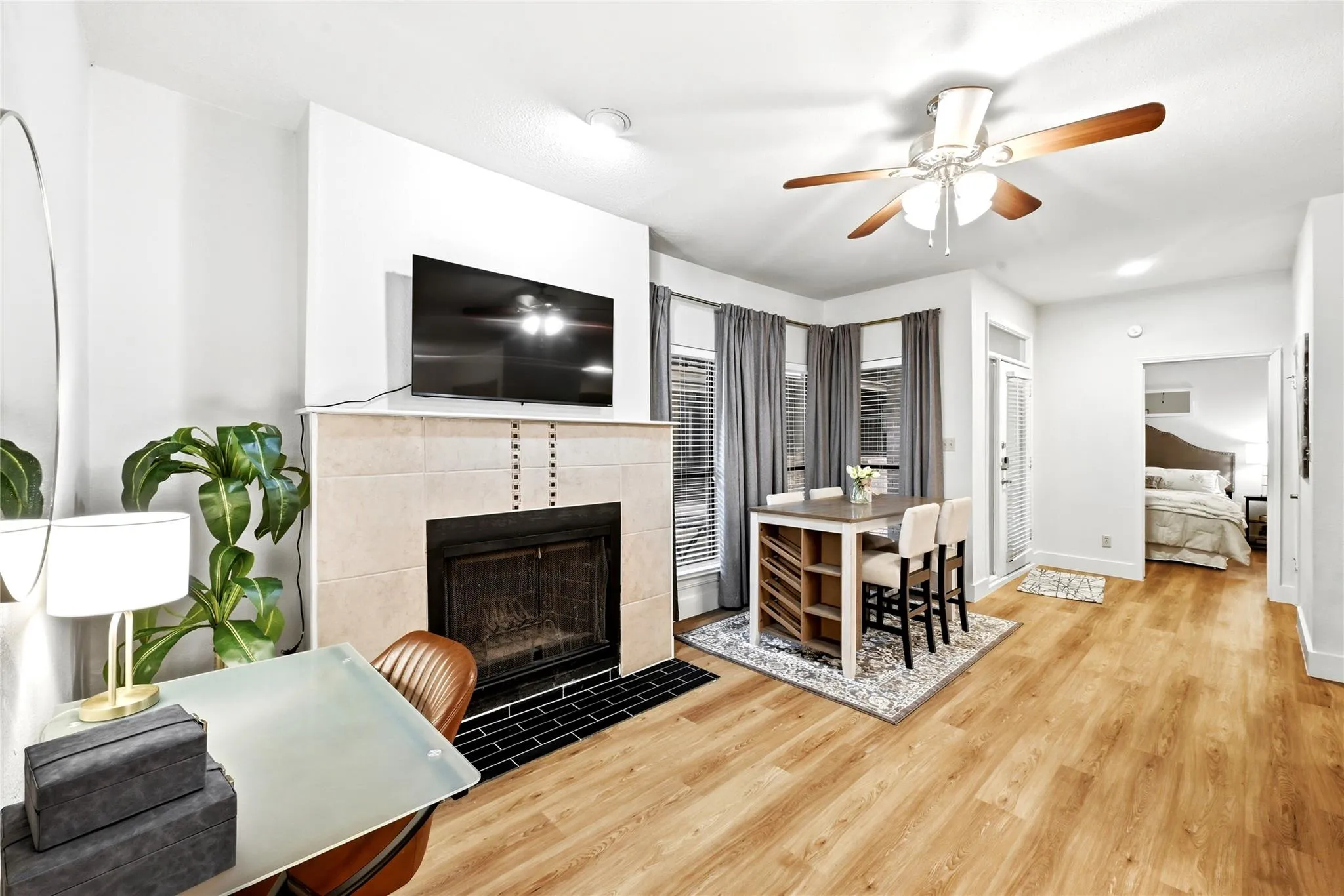Photo 4 of 1910 ROBBINS PL #105