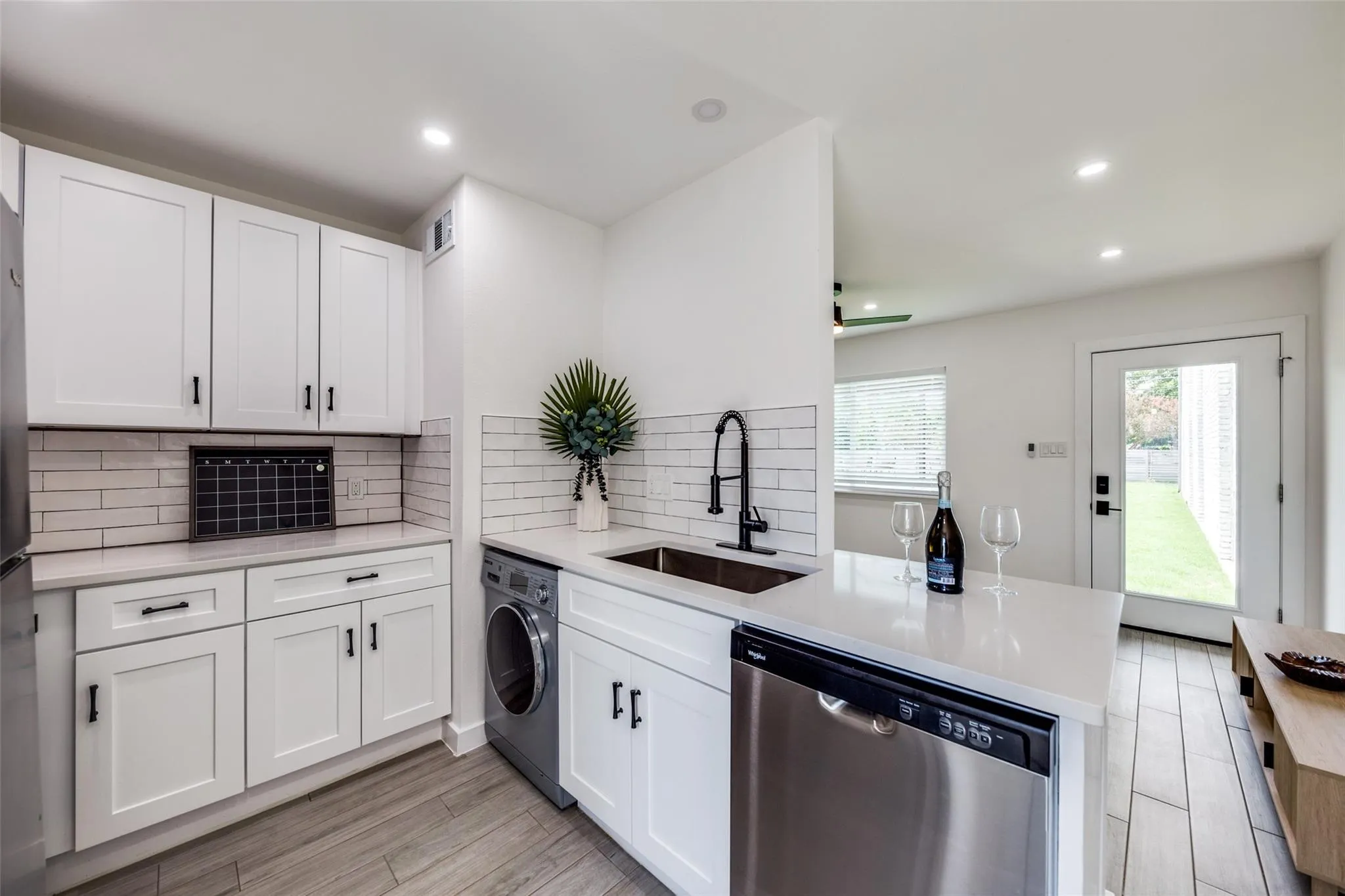 Photo 5 of 1200 E 52ND ST #204