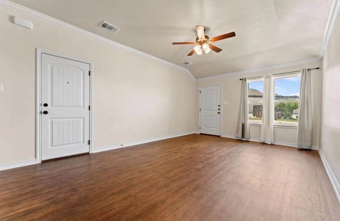 Photo 2 of 113 CALVIN SMITH LN