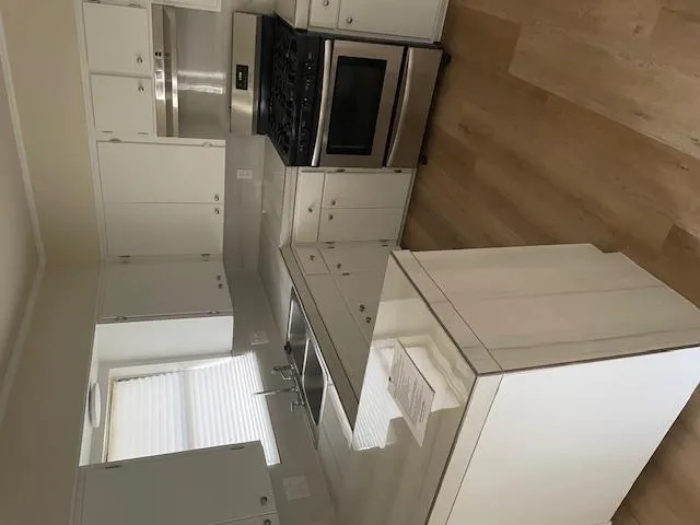Photo 5 of 102 W COVINGTON DR