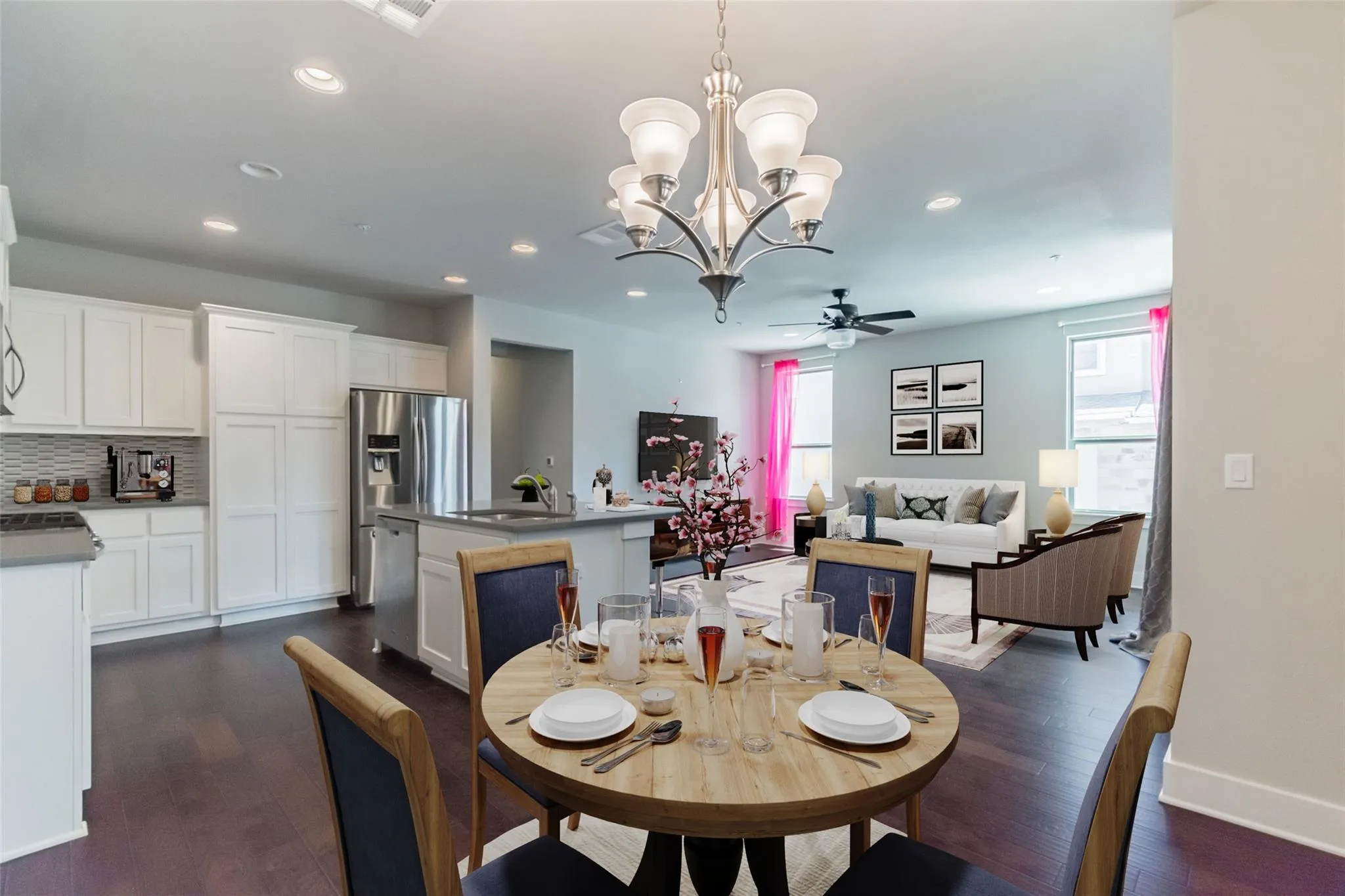 Photo 2 of 13800 LYNDHURST ST #221