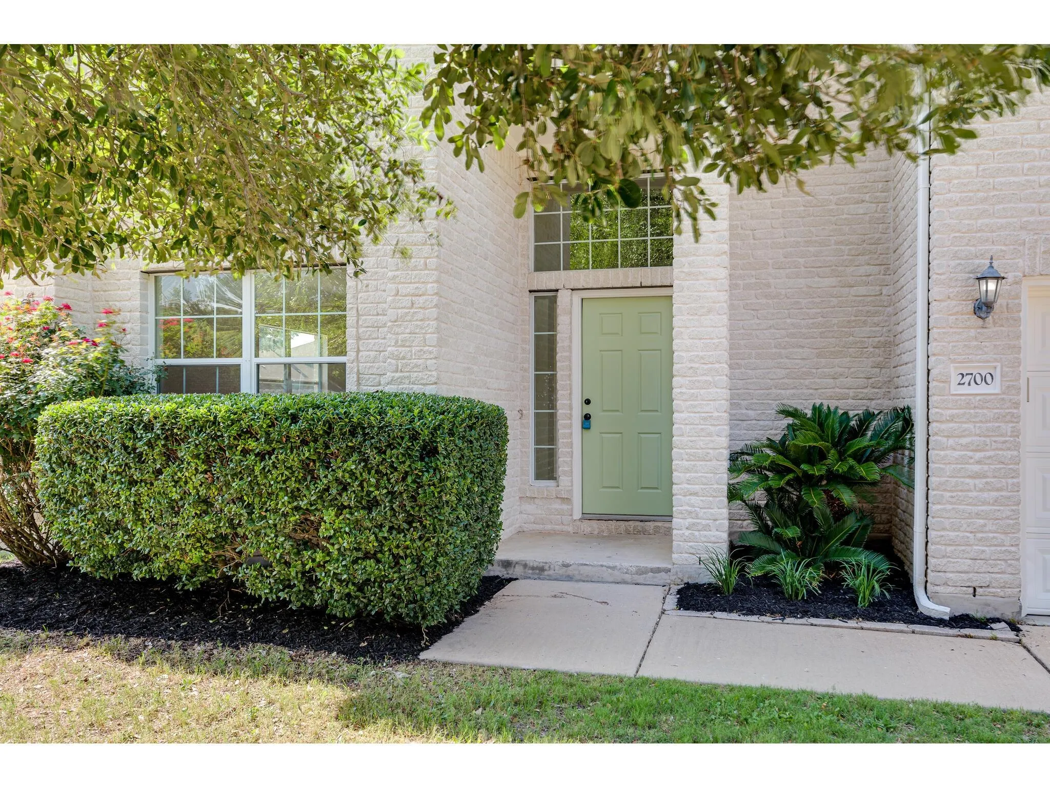 Photo 4 of 2700 MISSION TEJAS DR