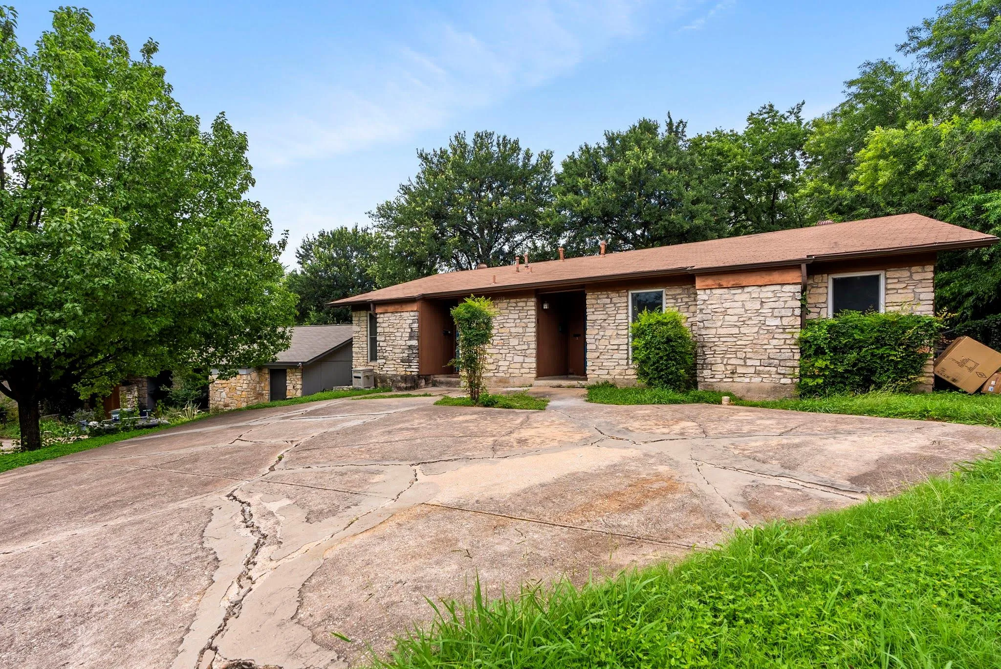 Photo of 2320 MONTCLAIRE ST, Austin, TX, 78704