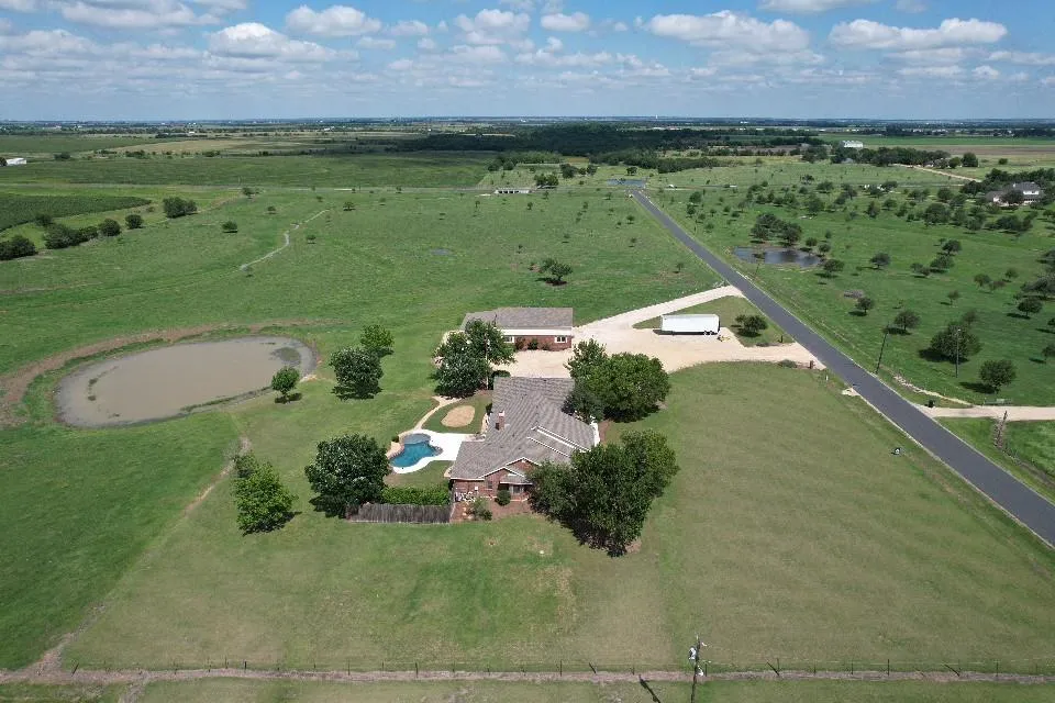 Photo 4 of 651 COUNTY ROAD 497 NONE