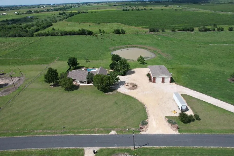 Photo of 651 COUNTY ROAD 497, Taylor, TX, 76574