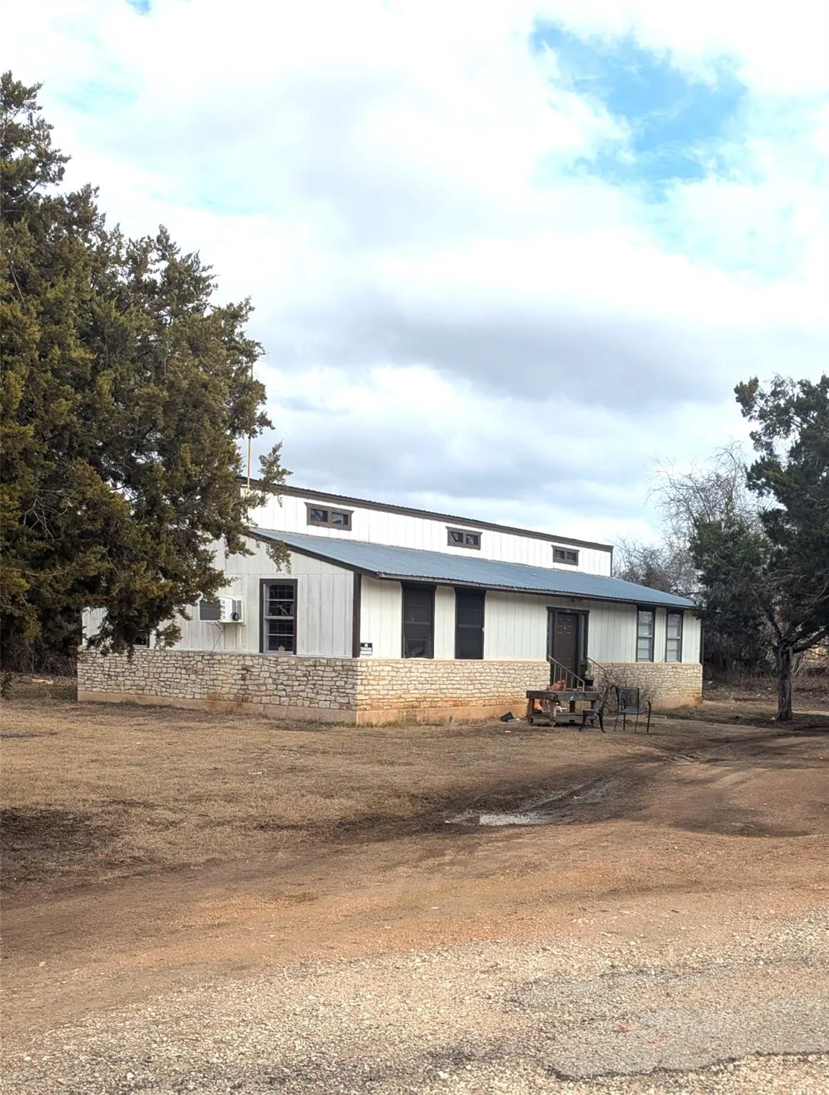 Photo 4 of 111 ROSE DR