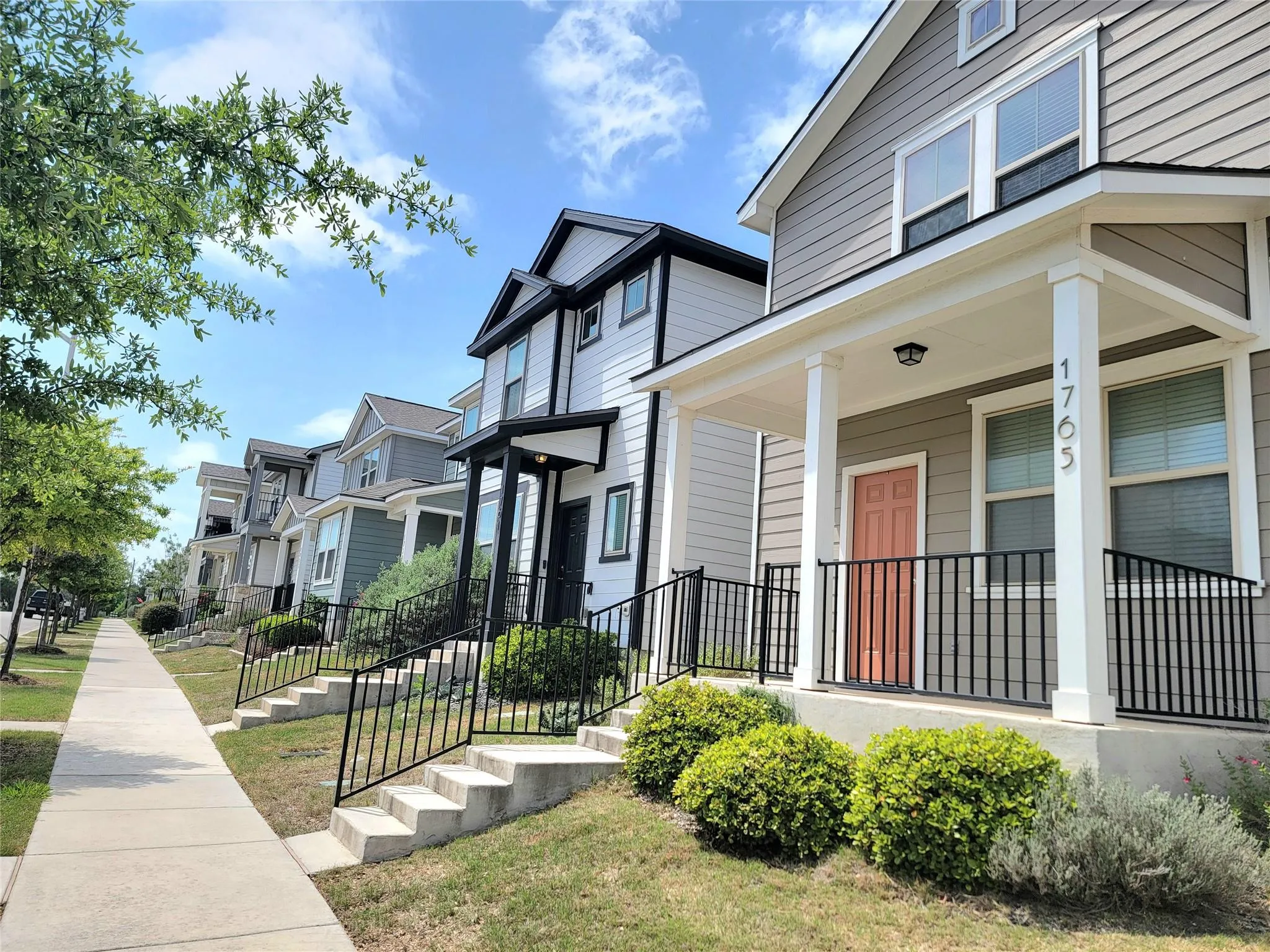 Photo 2 of 1765 YAUPON GROVE LN