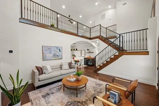 Photo 4 of 2307 ALTA VISTA AVE