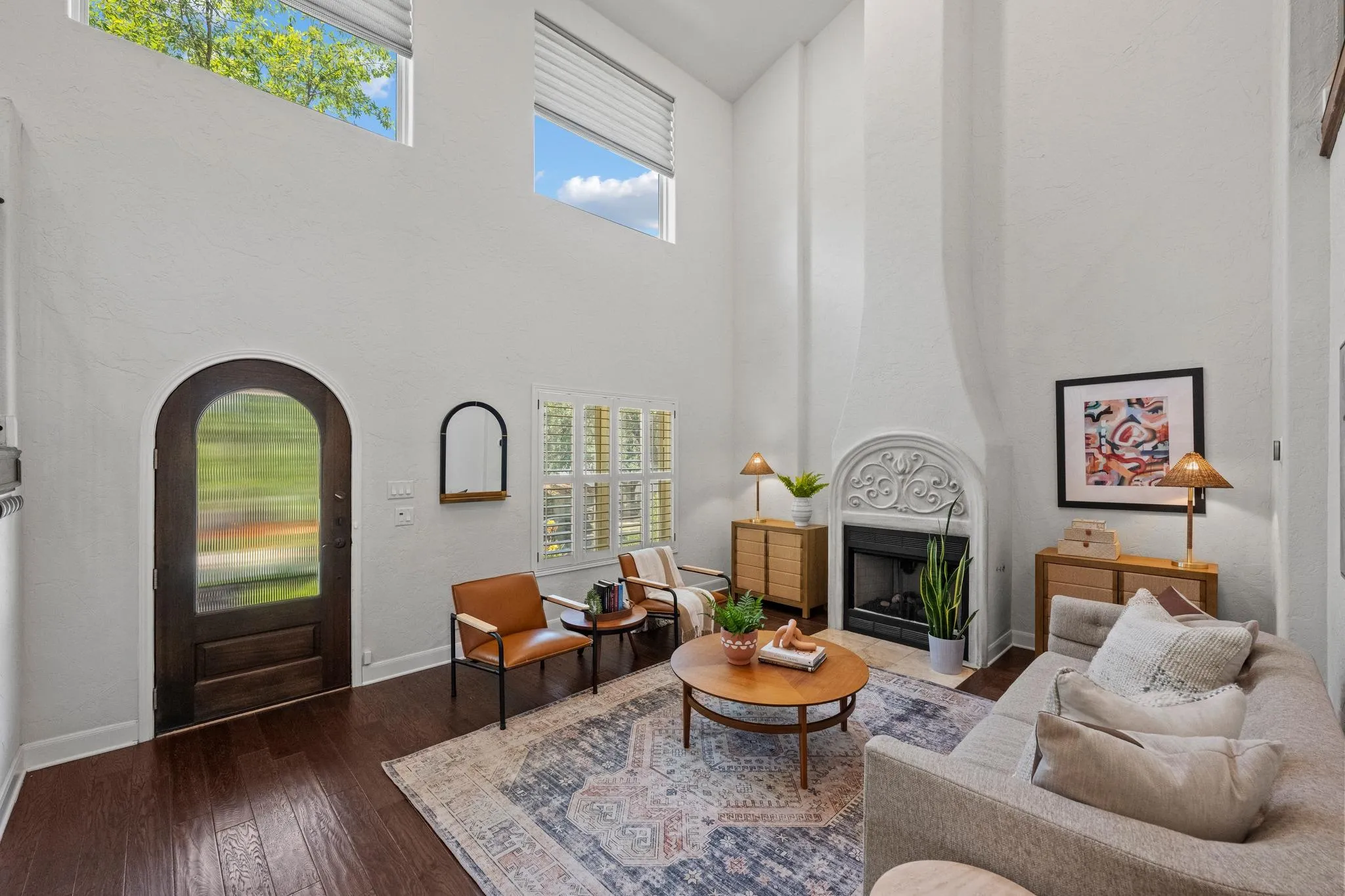 Photo 2 of 2307 ALTA VISTA AVE