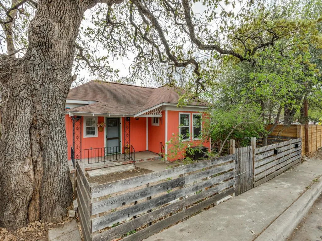Photo of 1903 E 10TH ST, Austin, TX, 78702