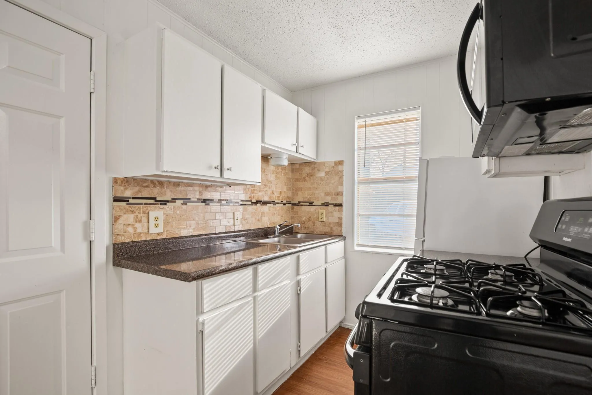 Photo 3 of 5300 GUADALUPE ST #108