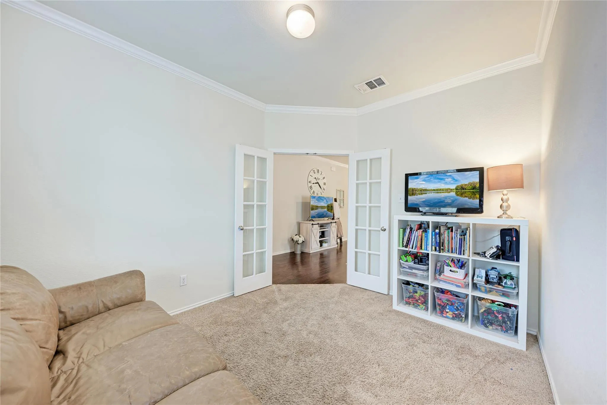 Photo 4 of 533 BONNET BLVD