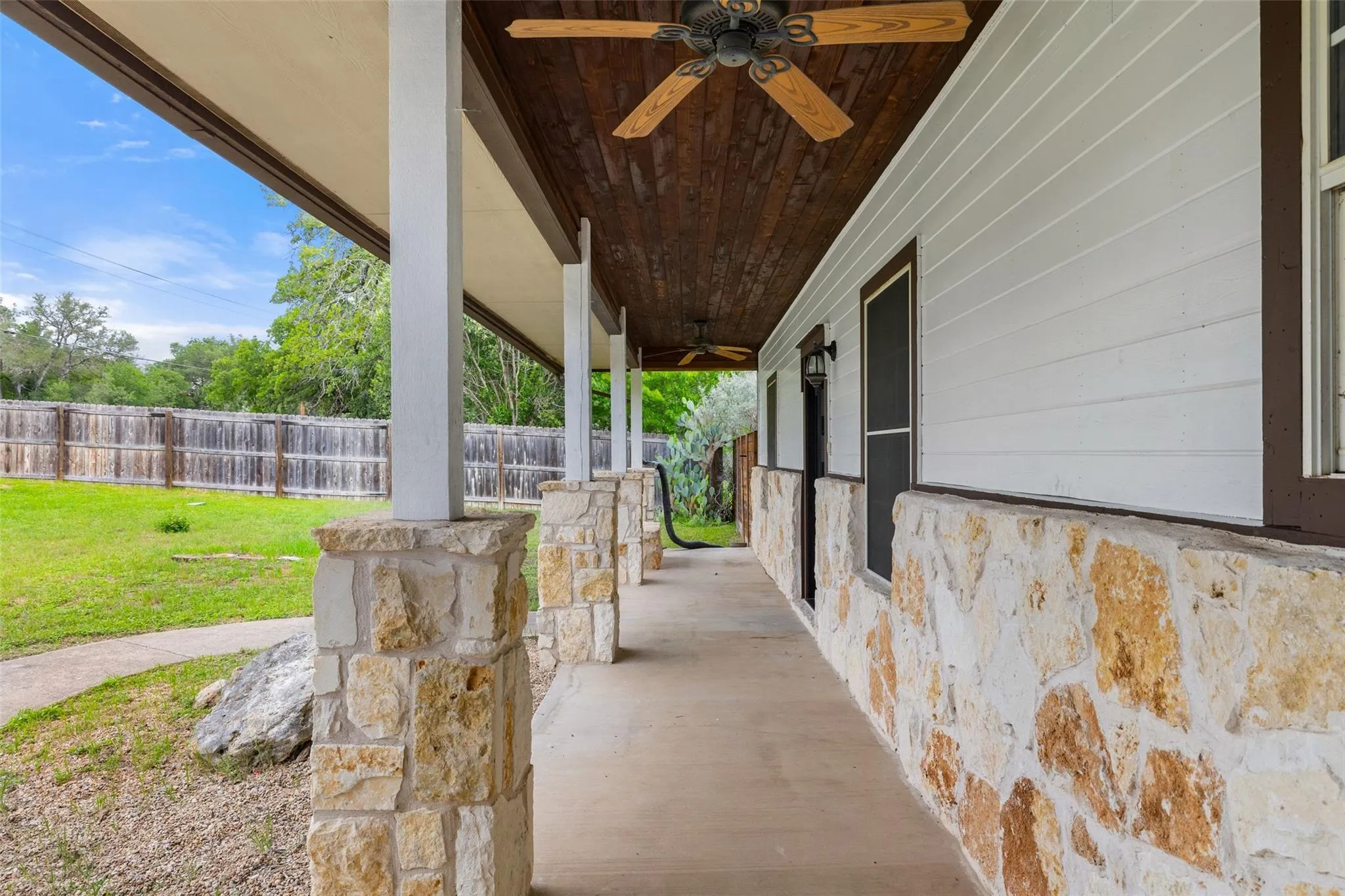 Photo of 1301 S QUINLAN PARK RD, Austin, 78732