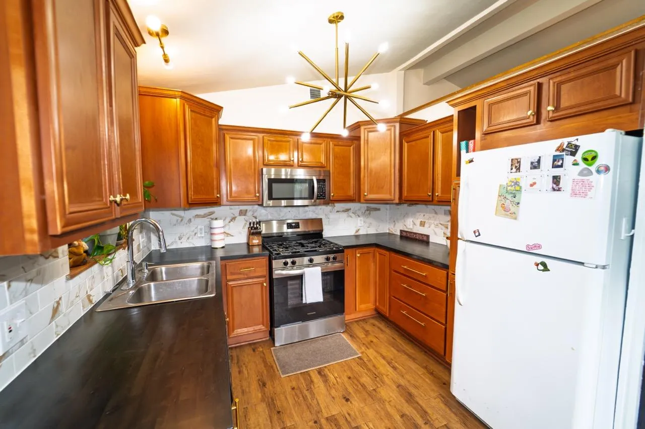 Photo 5 of 5215 OVERBROOK DR