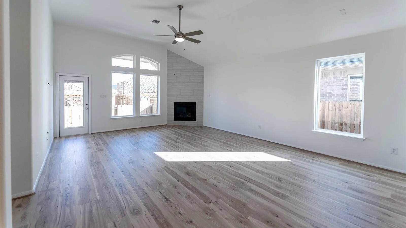 Photo 2 of 294 RUBBER TREE WAY