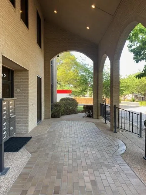 Photo 3 of 10816 CROWN COLONY DR