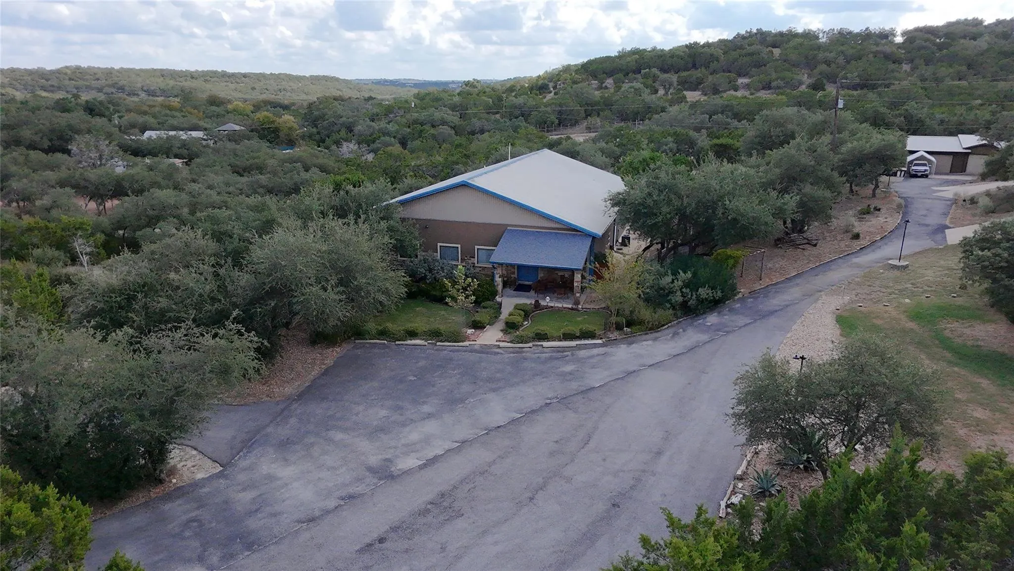 Photo 4 of 21201 KATHY LN