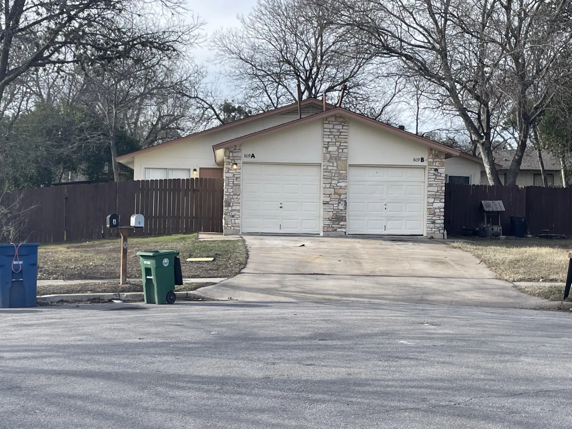 Photo of 809 PLUMPTON DR, Austin, TX, 78745