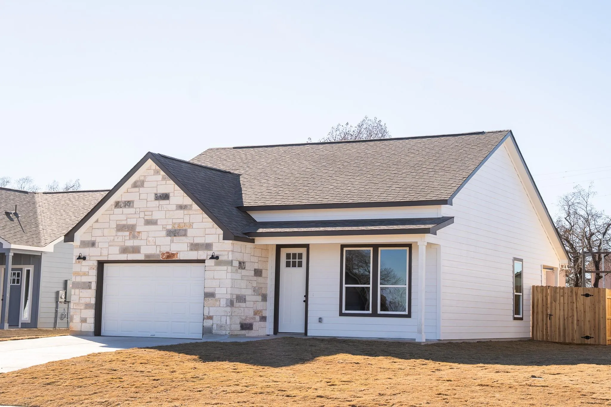 Photo 2 of 313 STRING PRAIRIE WAY