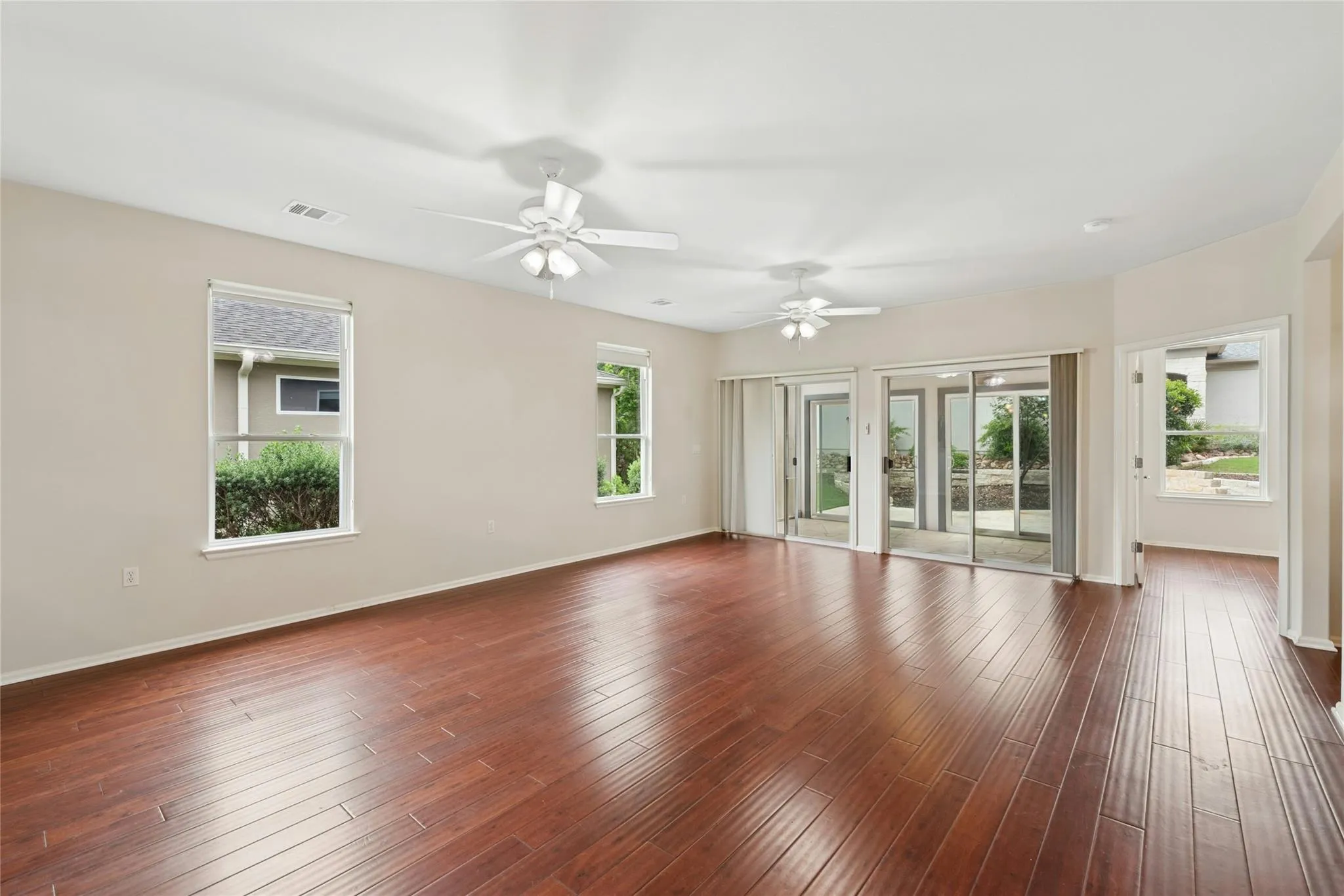Photo 5 of 202 PALMETTO DR