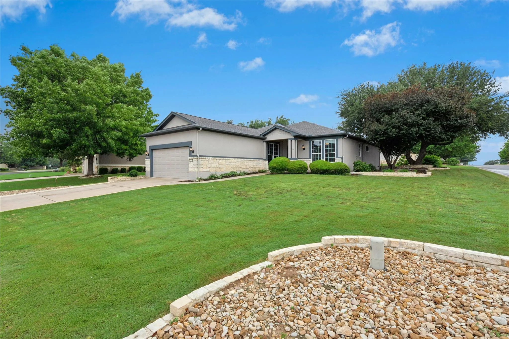 Photo 3 of 202 PALMETTO DR