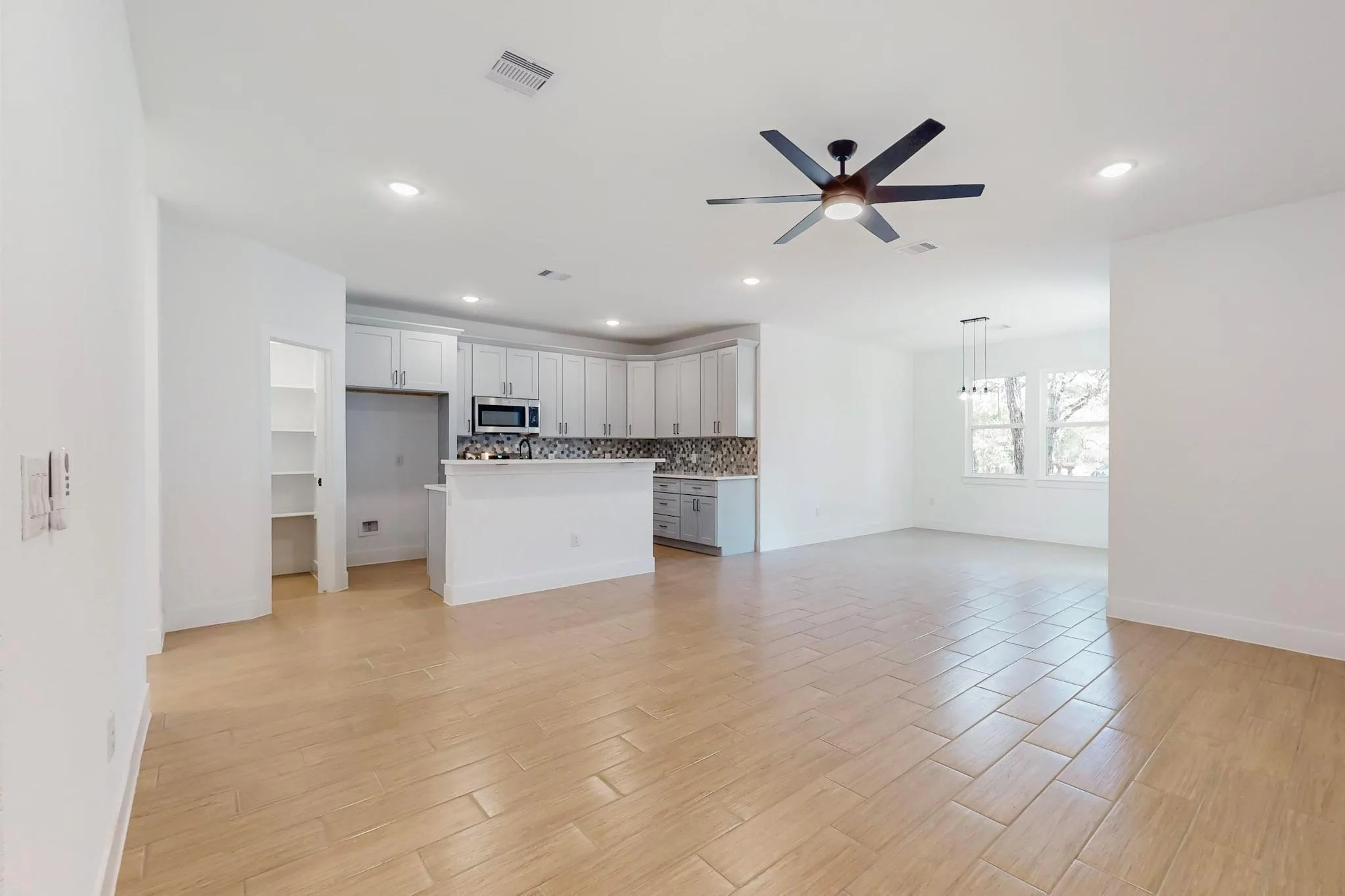 Photo 4 of 138 ONINI CT