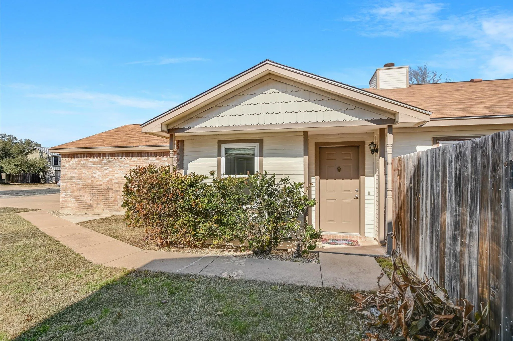 Photo 2 of 13401 SADDLEBROOK TRL